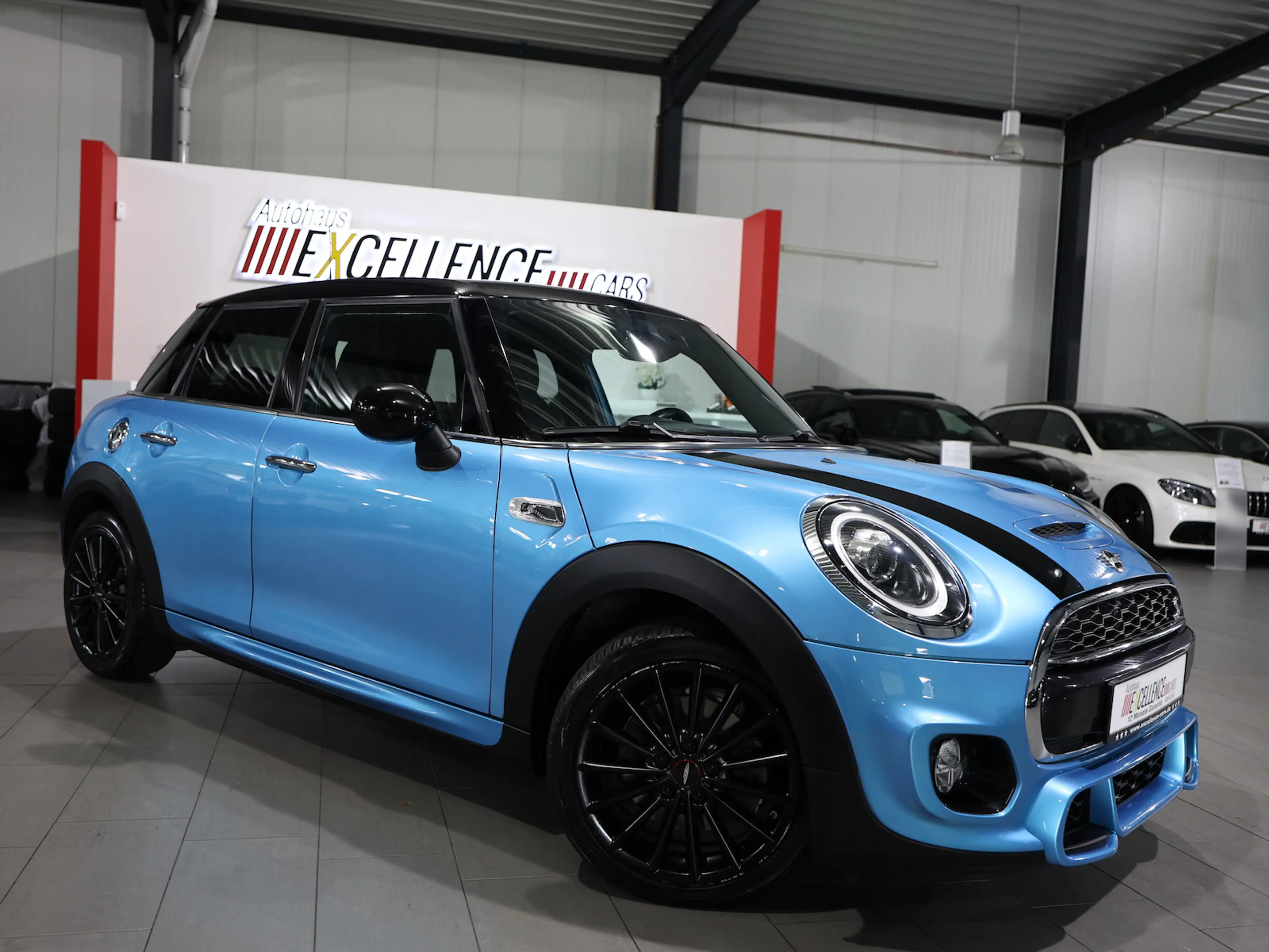 MINI Cooper S JOHN COOPER WORKS TRIM JCW / LED — photo 3