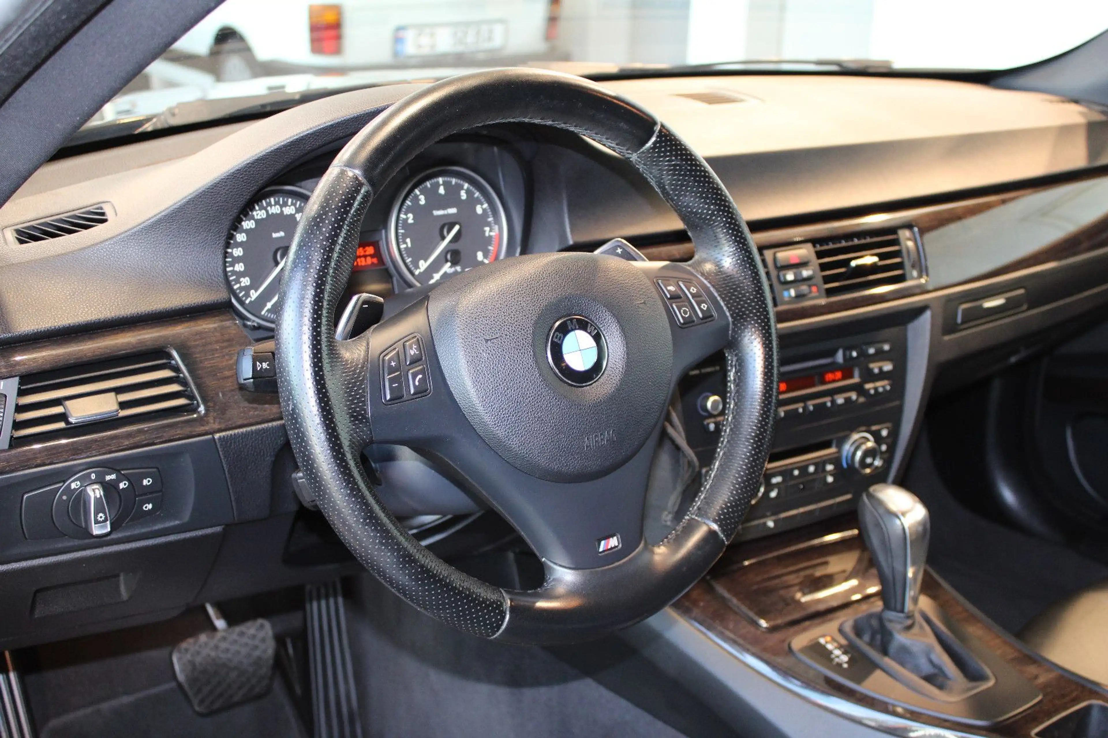 BMW 325 i Coupe Leder PDC SHZ — photo 7