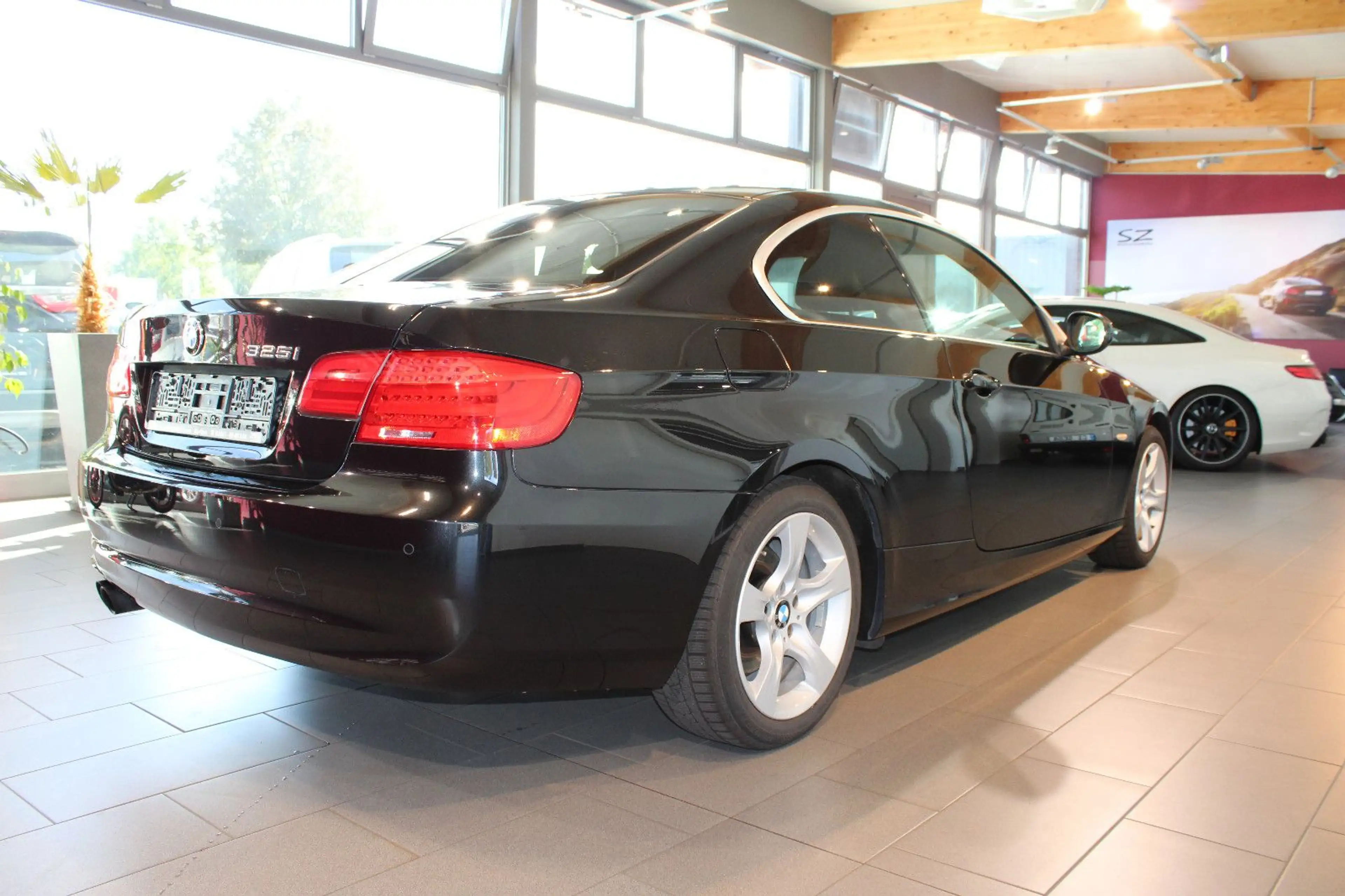 BMW 325 i Coupe Leder PDC SHZ — photo 14