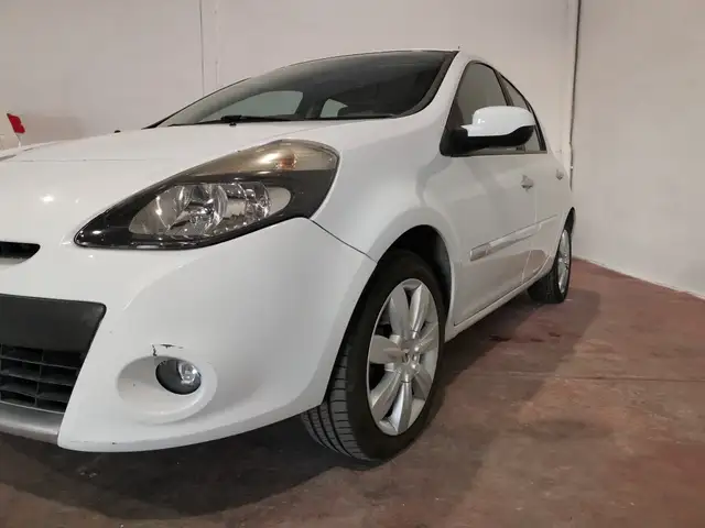 Renault Clio view 6