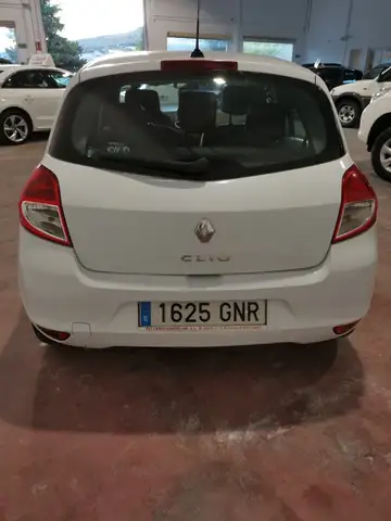 Renault Clio view 7