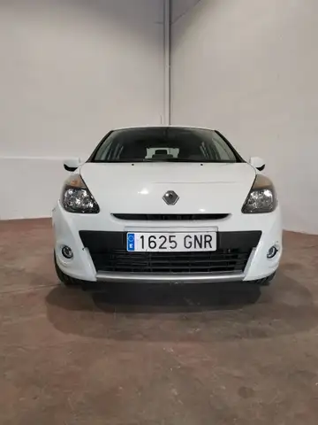 Renault Clio view 2