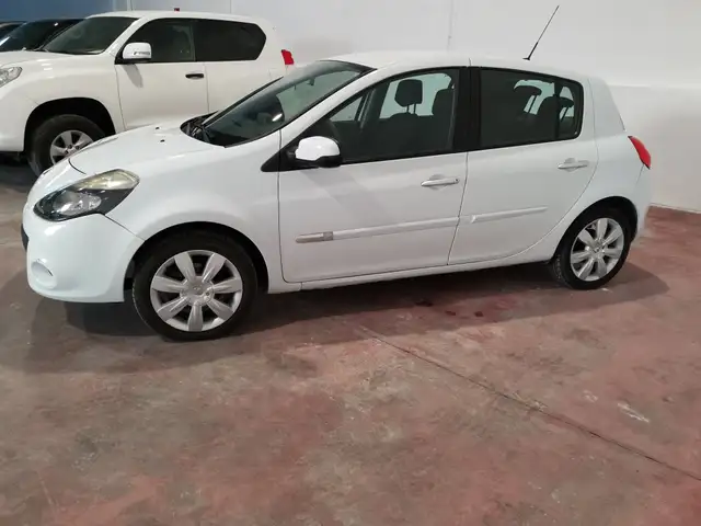 Renault Clio view 3