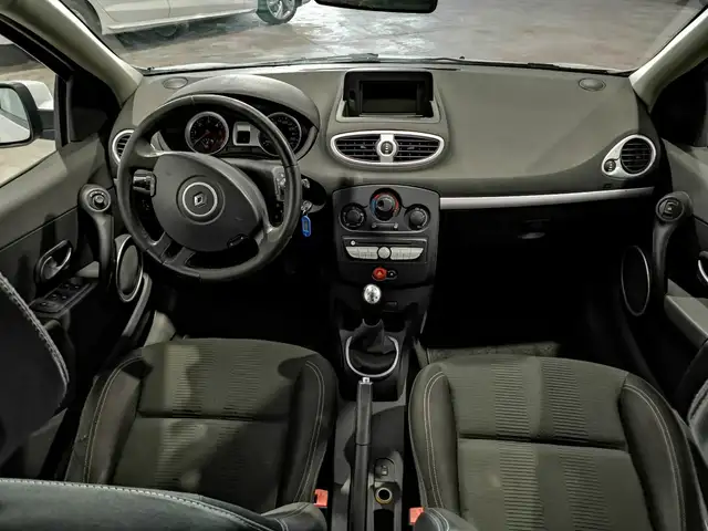 Renault Clio view 12