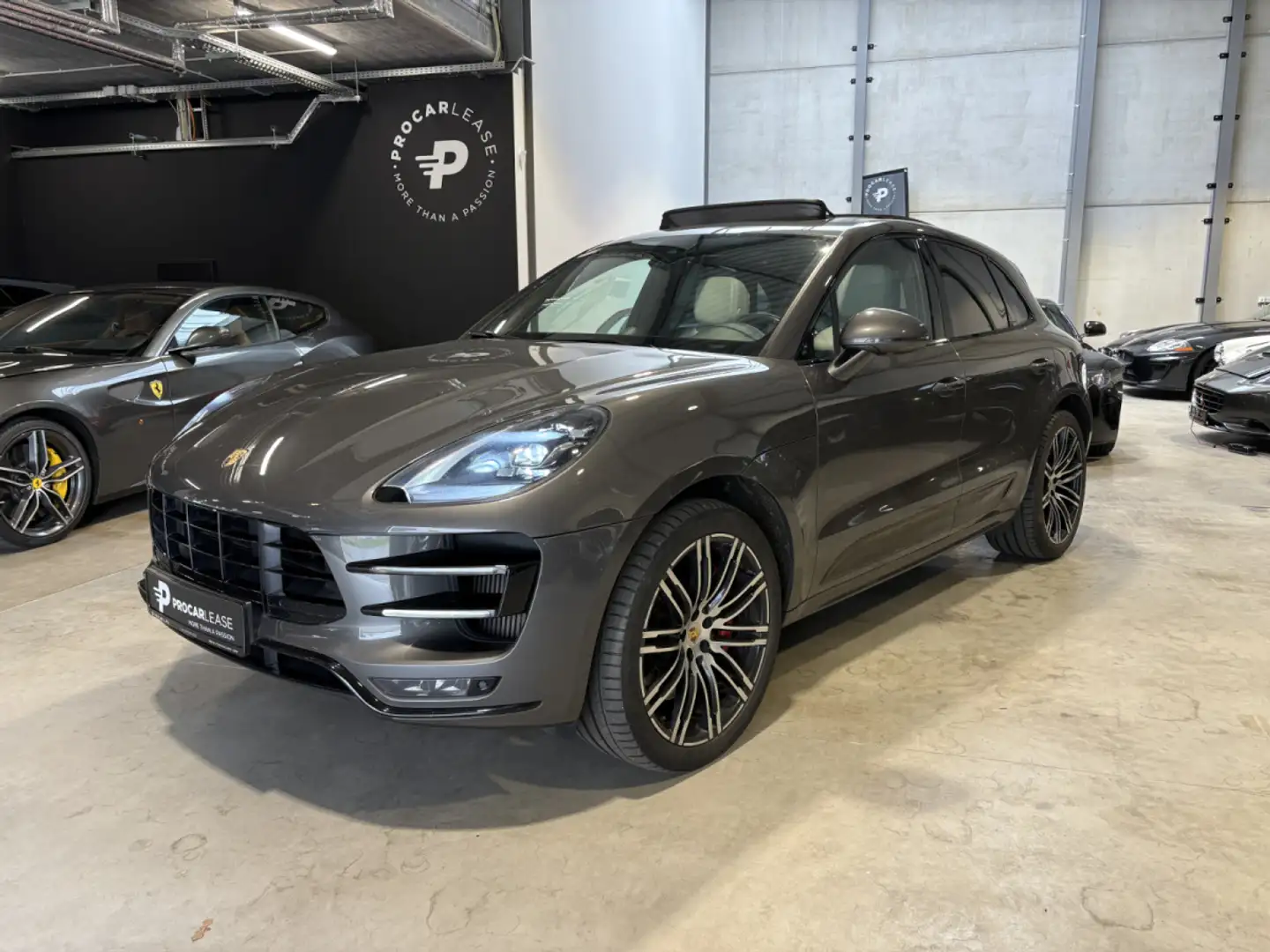 Porsche Macan Turbo Performance 441ps /21/Panorama/Camera//Burme Grigio - 1