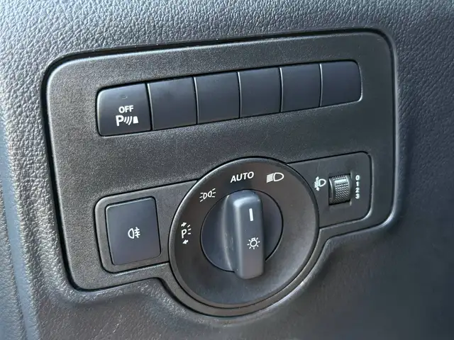 Mercedes-Benz Vito view 9