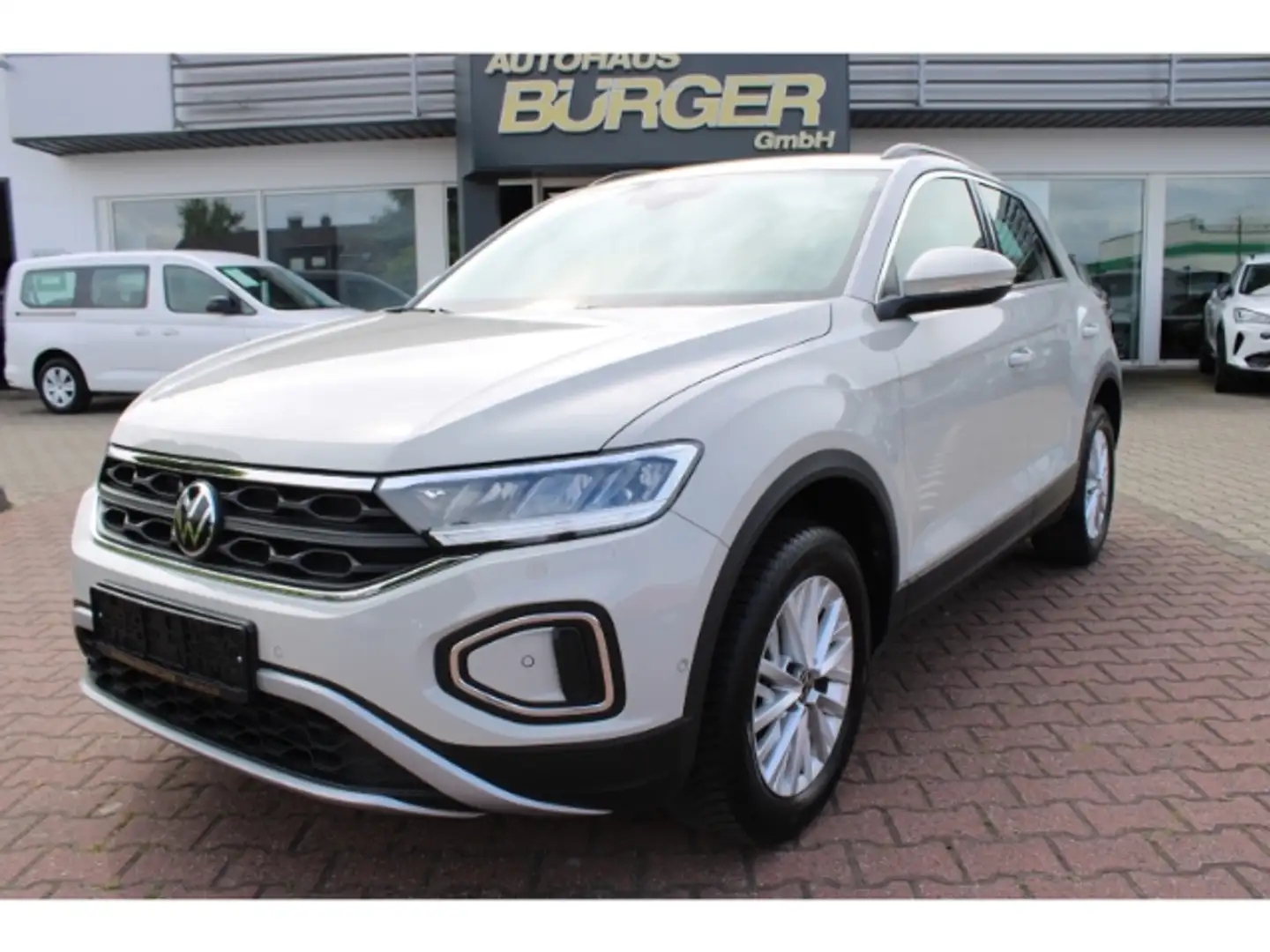 Volkswagen T-Roc Life 1.5 TSI Navi AHK LED Winterpaket PDC v+h APP Grijs - 1