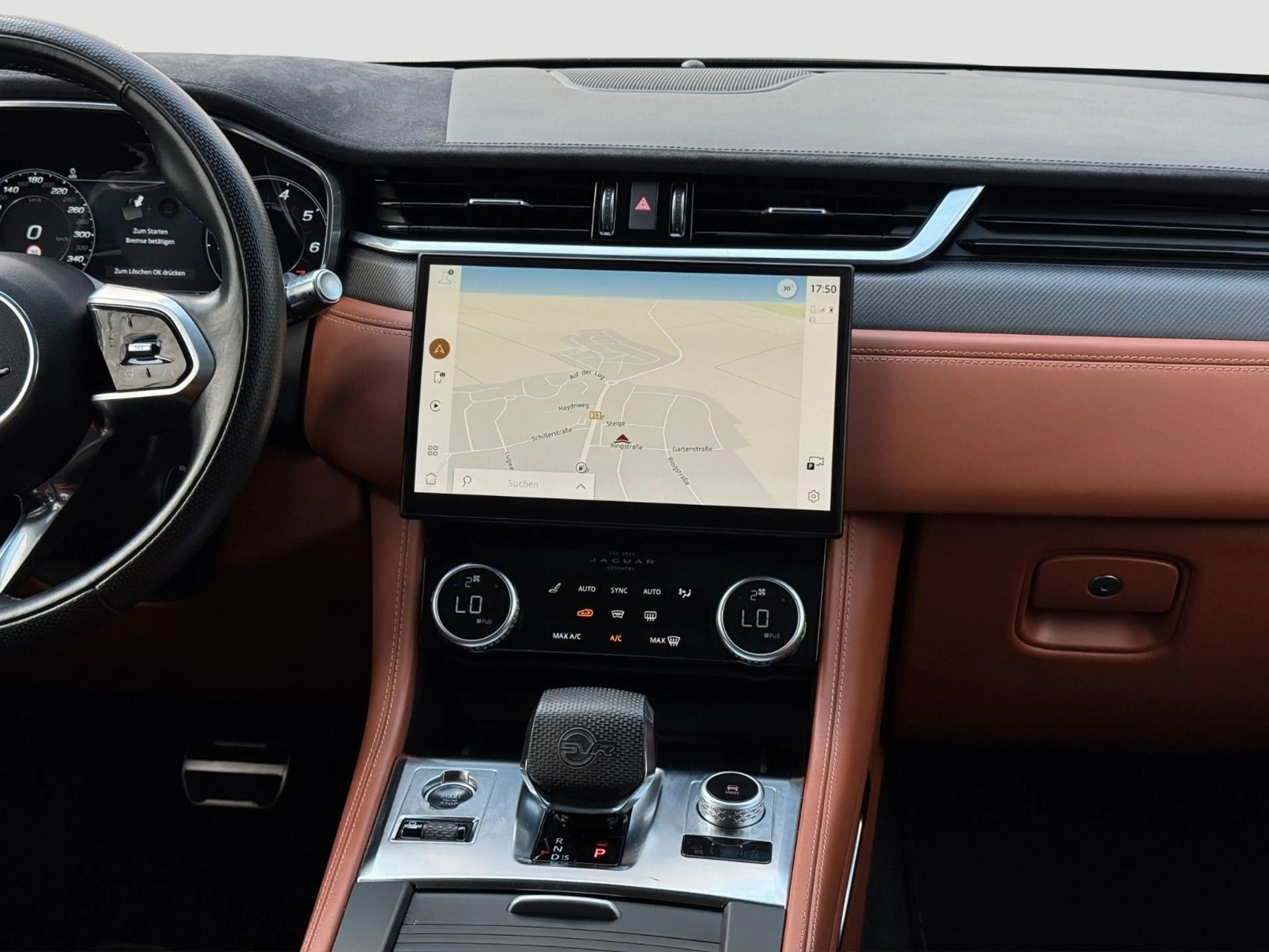 Jaguar F-Pace P550 AWD SVR Meridian|PANO|360°|AHK|ACC — photo 10