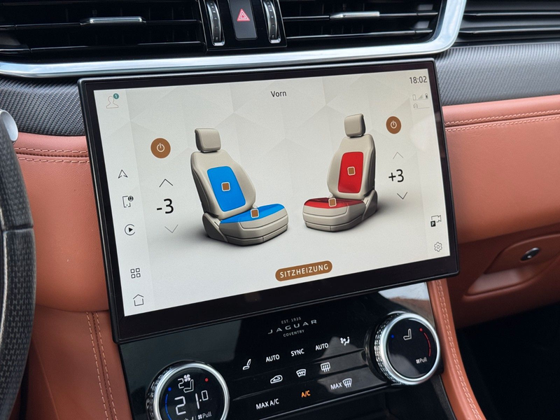 Jaguar F-Pace P550 AWD SVR Meridian|PANO|360°|AHK|ACC — photo 13