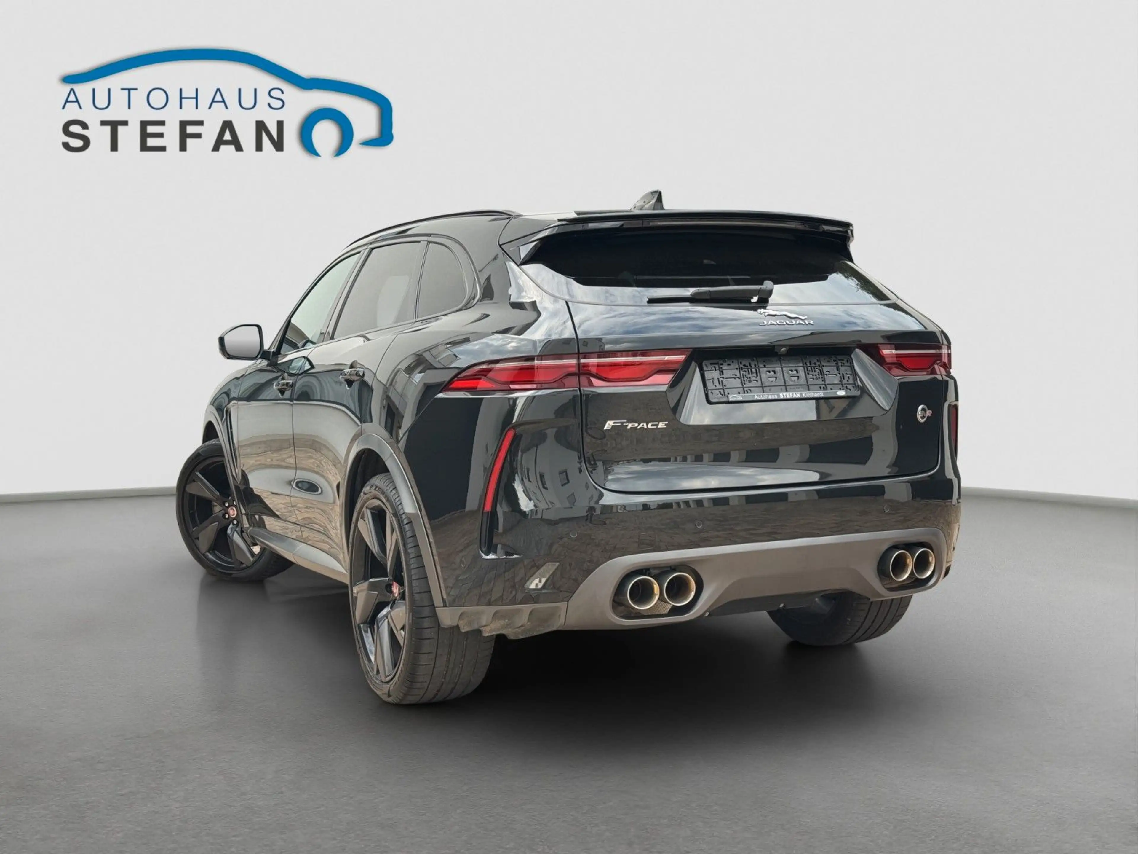 Jaguar F-Pace P550 AWD SVR Meridian|PANO|360°|AHK|ACC — photo 4
