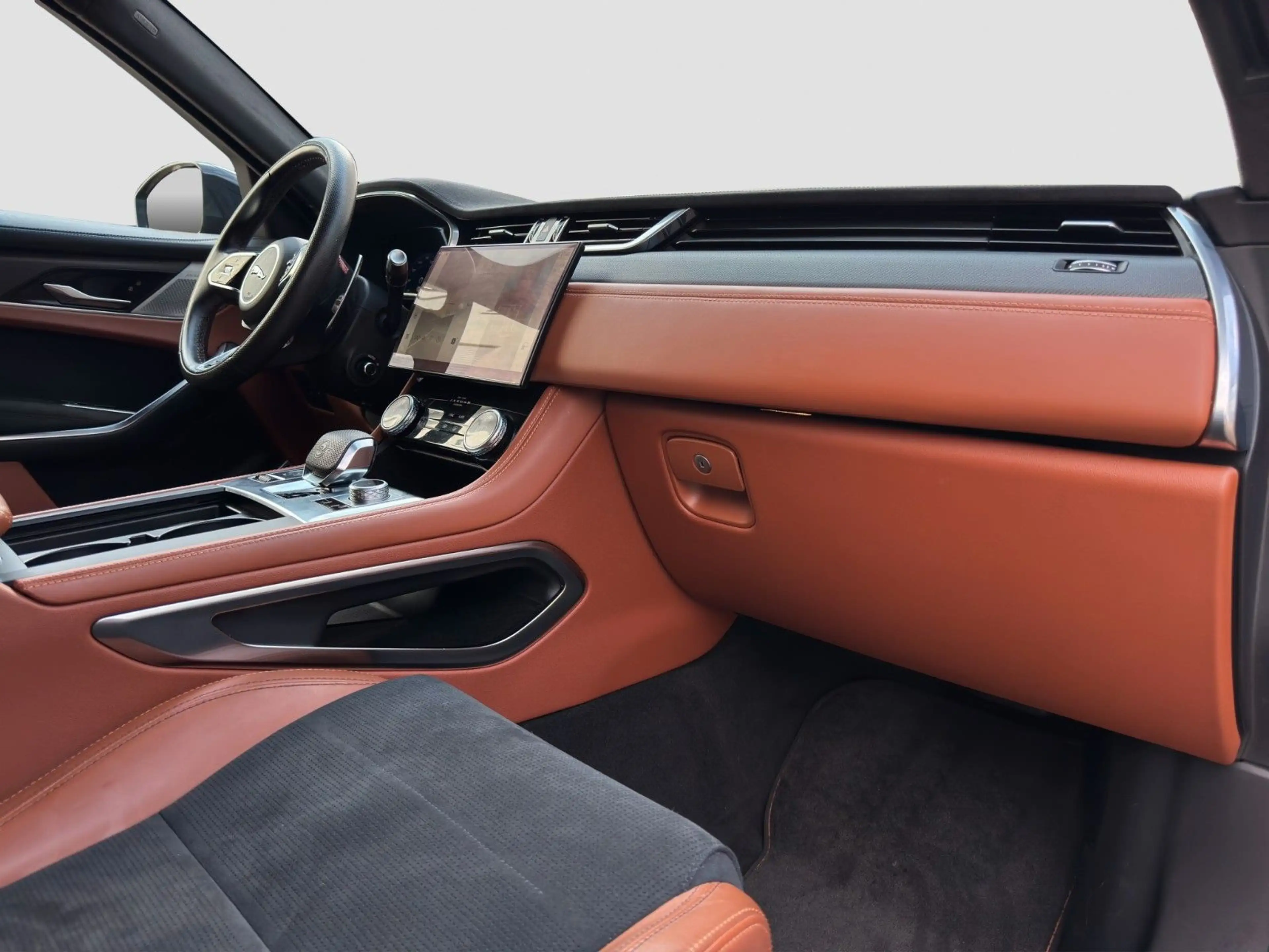 Jaguar F-Pace P550 AWD SVR Meridian|PANO|360°|AHK|ACC — photo 9