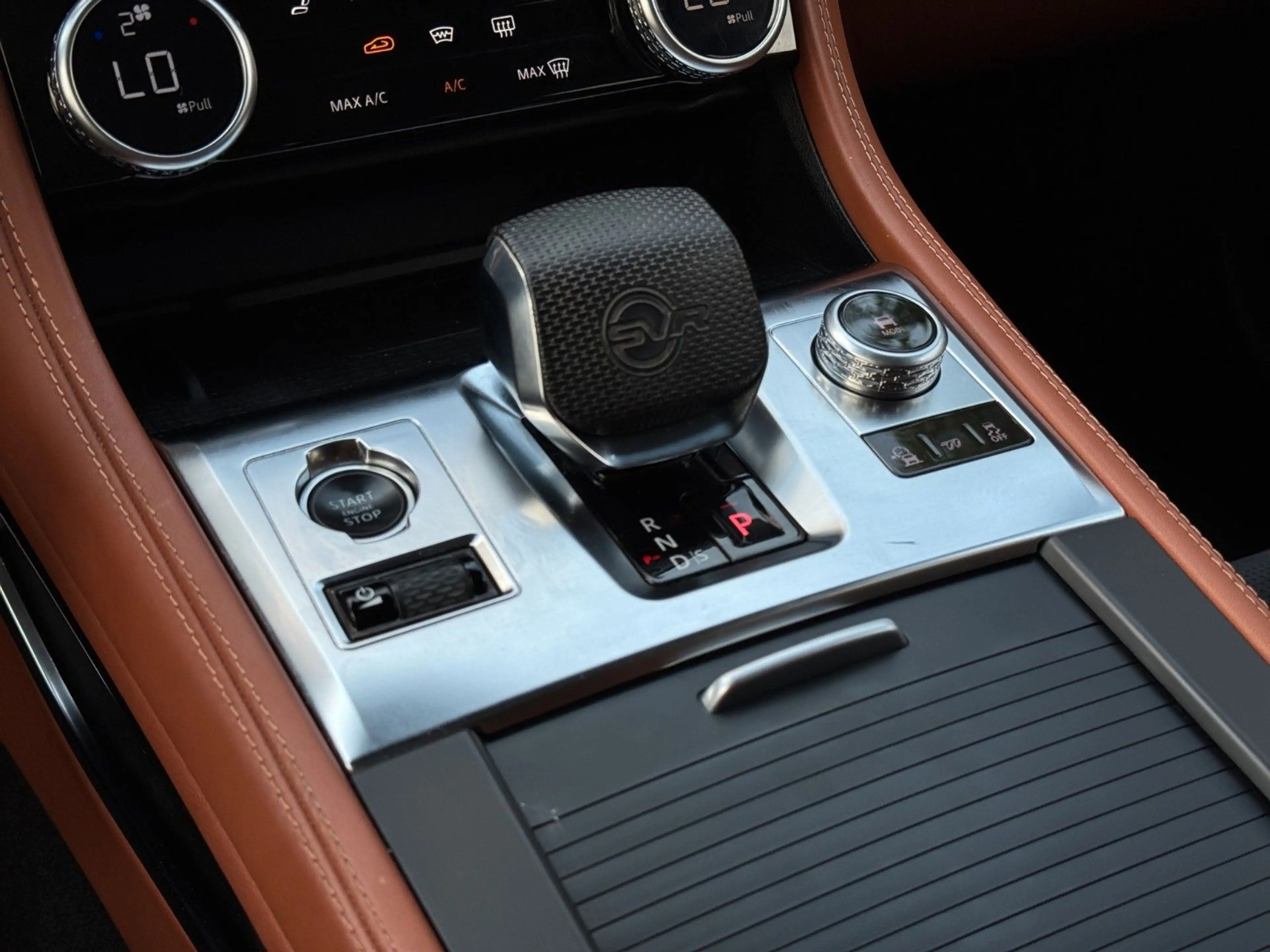 Jaguar F-Pace P550 AWD SVR Meridian|PANO|360°|AHK|ACC — photo 15