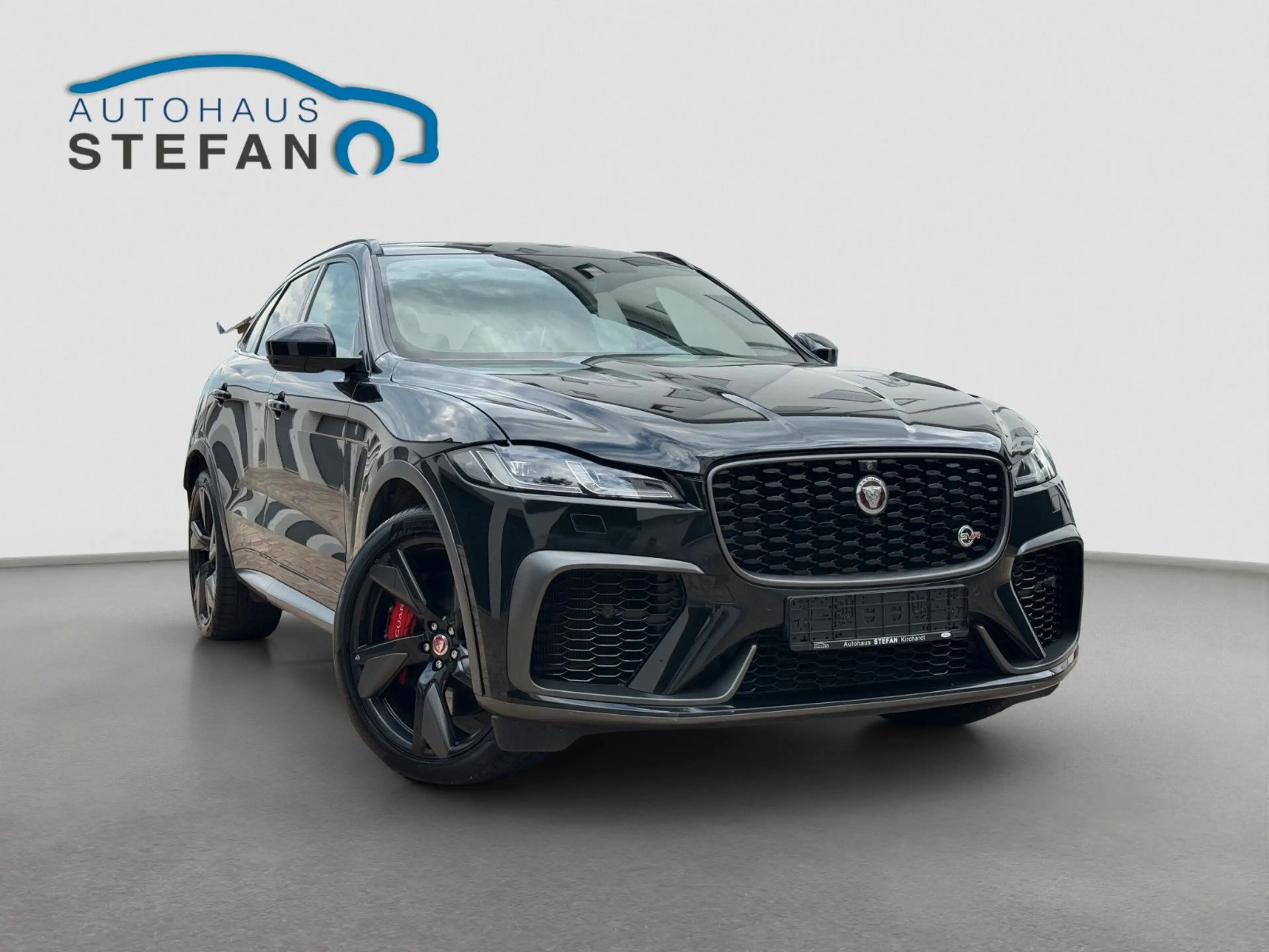 Jaguar F-Pace P550 AWD SVR Meridian|PANO|360°|AHK|ACC — photo 2