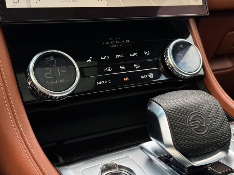 Jaguar F-Pace P550 AWD SVR Meridian|PANO|360°|AHK|ACC — photo 14