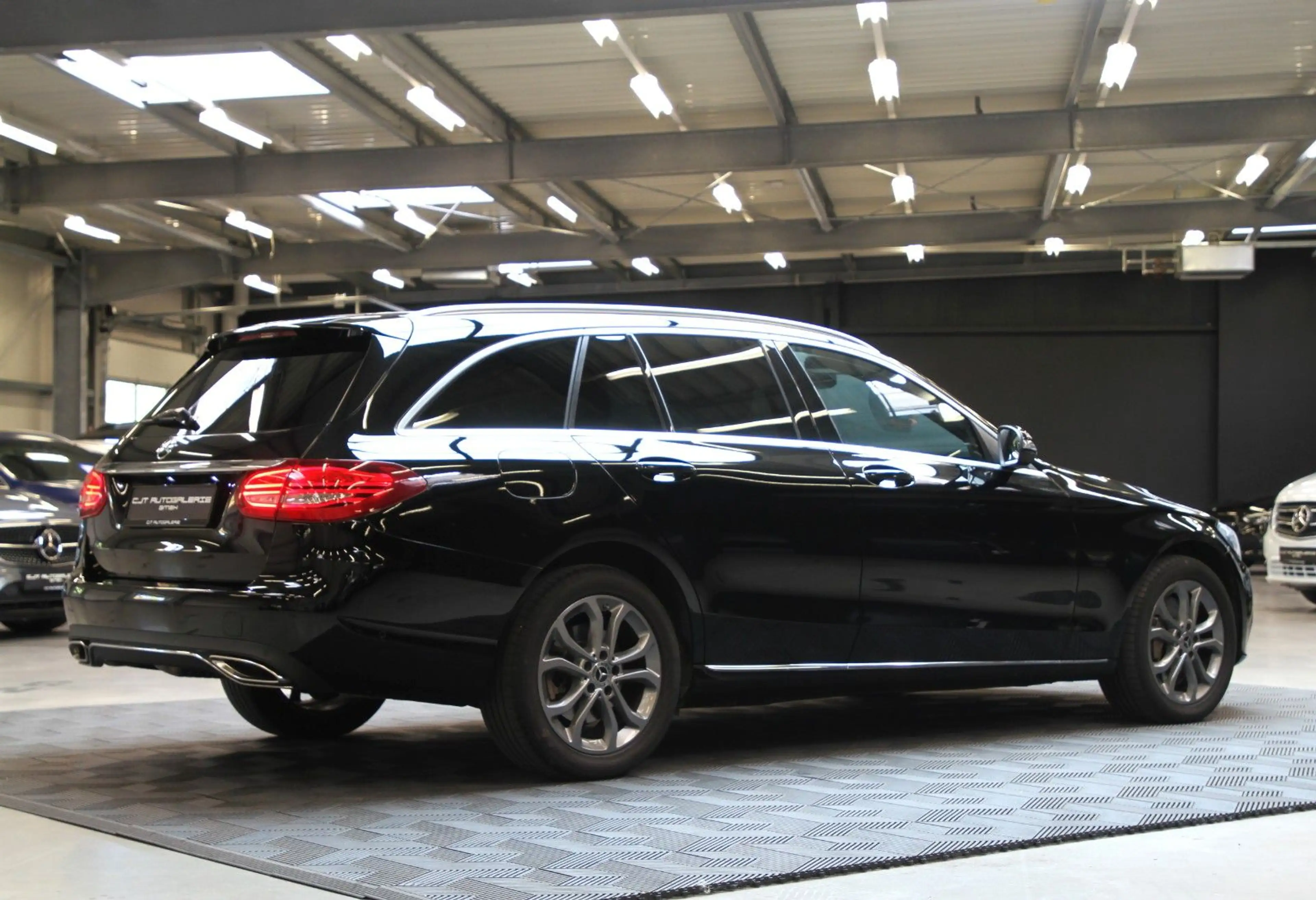 Mercedes-Benz C 400 T 4Matic Burmester LED Ambiente — photo 7