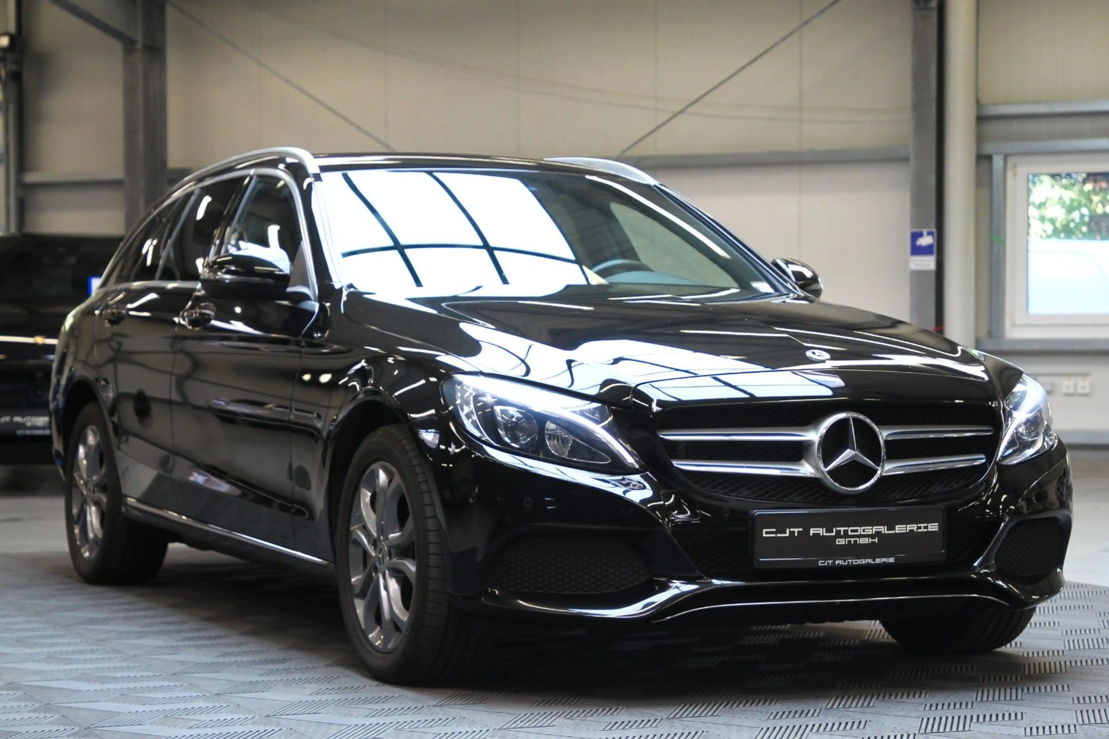 Mercedes-Benz C 400 T 4Matic Burmester LED Ambiente — photo 9