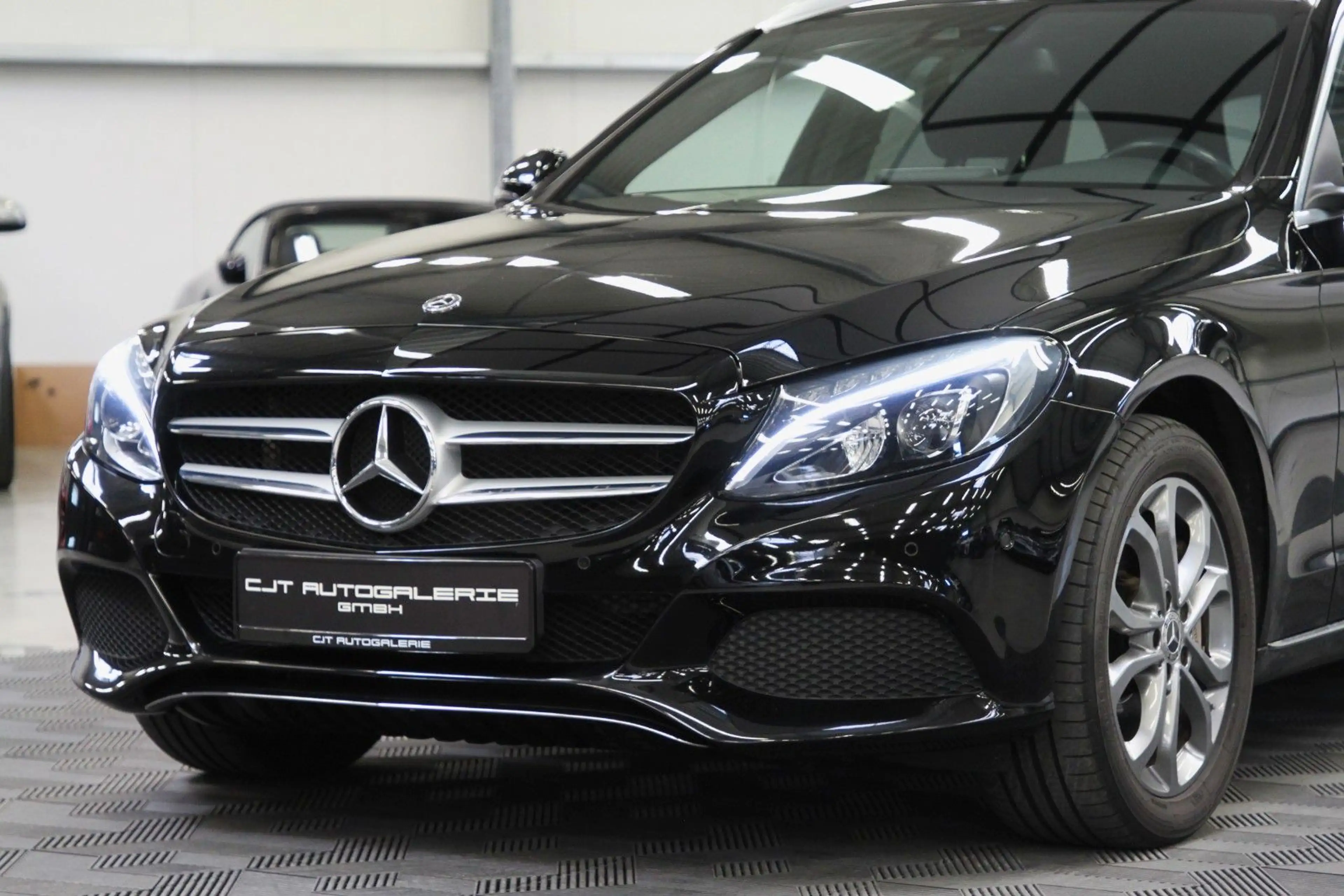 Mercedes-Benz C 400 T 4Matic Burmester LED Ambiente — photo 2