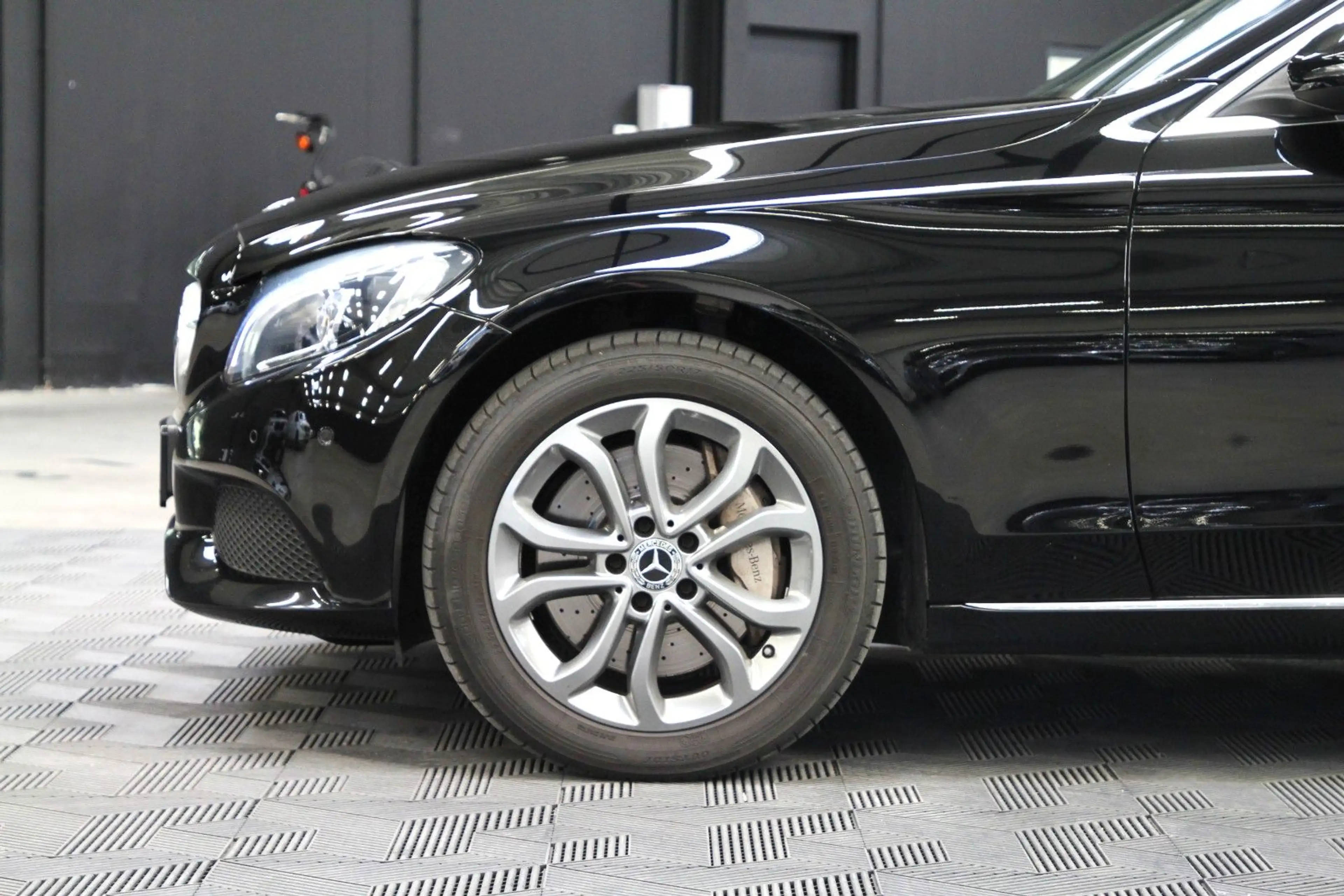 Mercedes-Benz C 400 T 4Matic Burmester LED Ambiente — photo 3