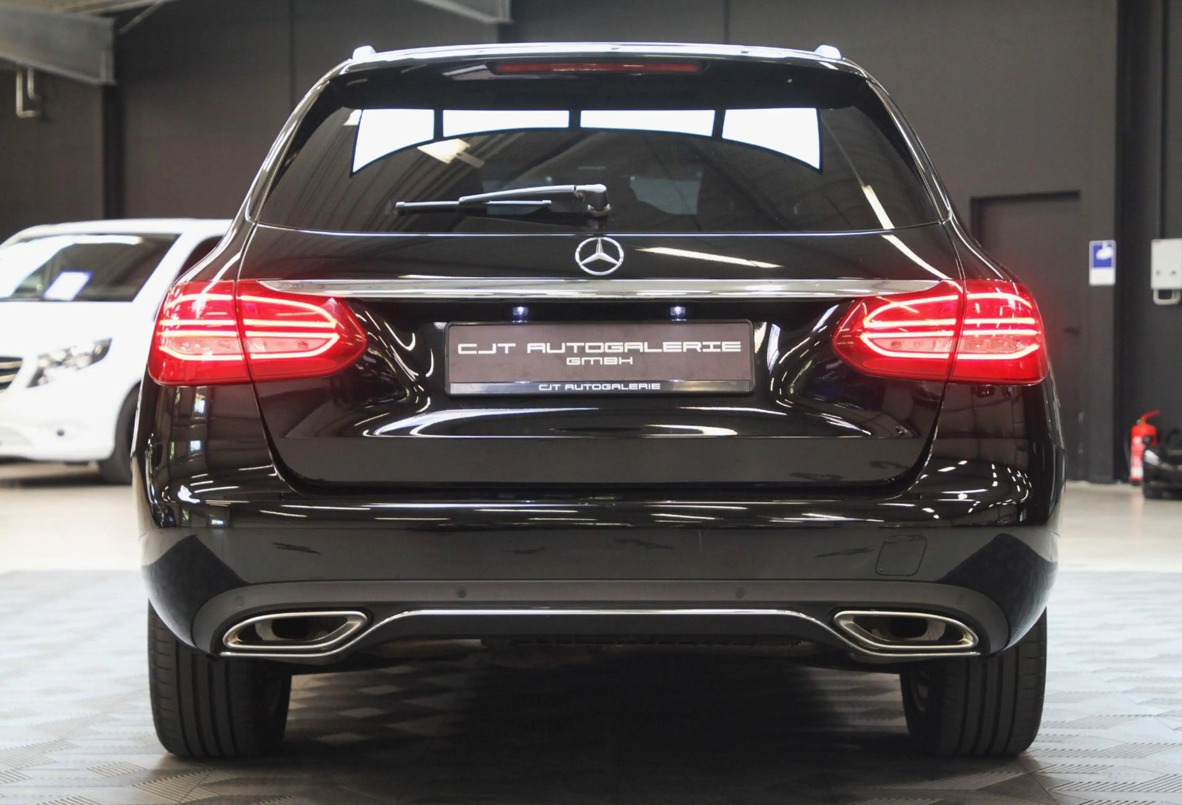 Mercedes-Benz C 400 T 4Matic Burmester LED Ambiente — photo 6