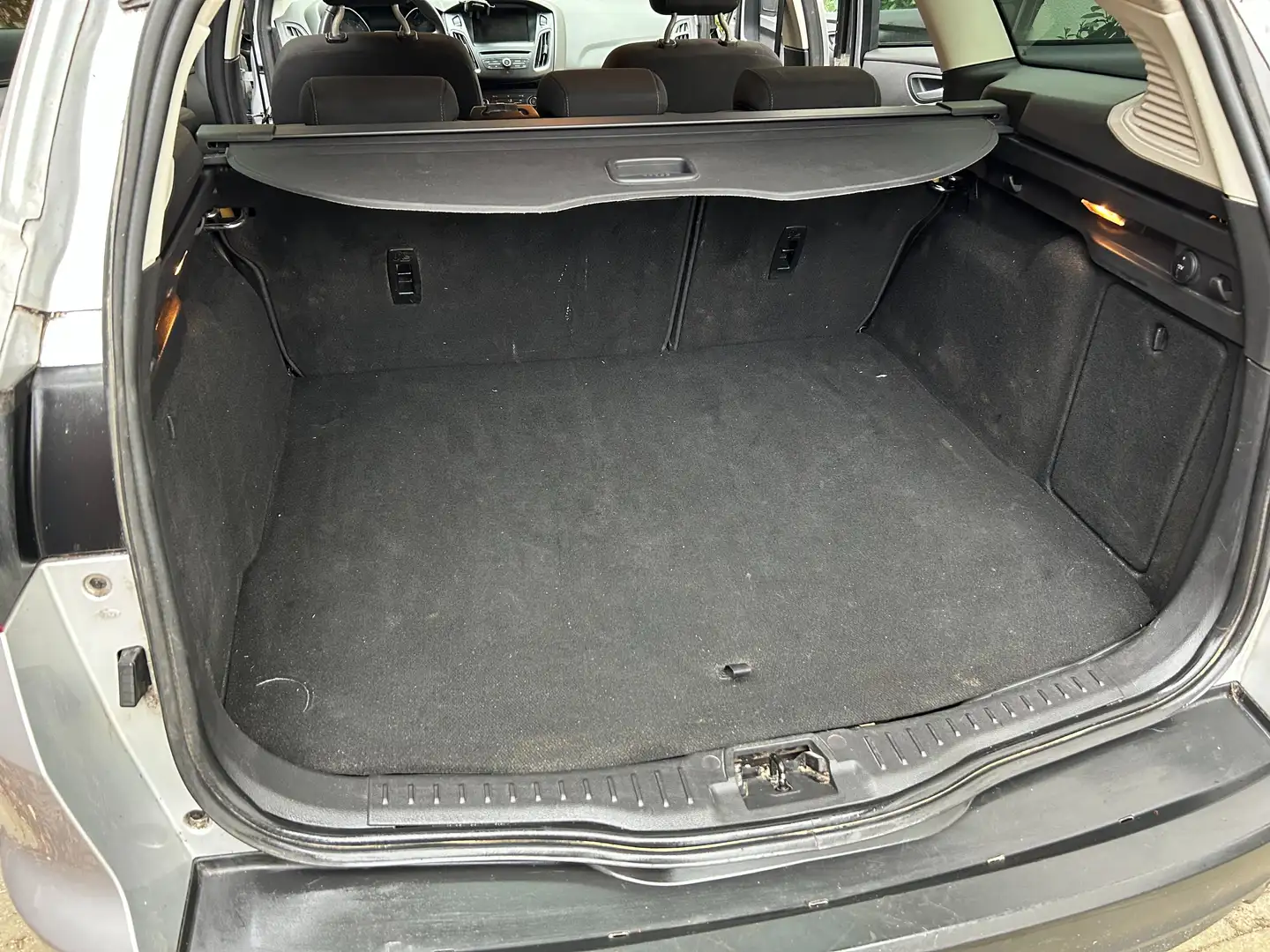 Ford Focus Focus Turnier1.6 TDCi DPF Start-Stopp-Sys Business Argent - 2