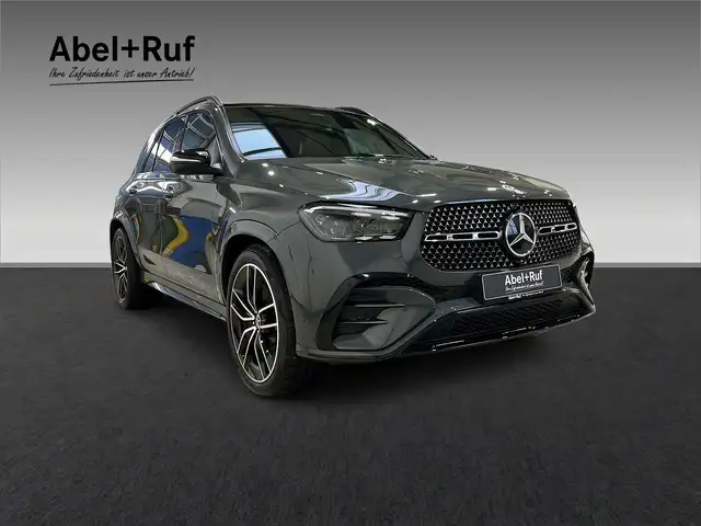 Mercedes-Benz 450 view 3