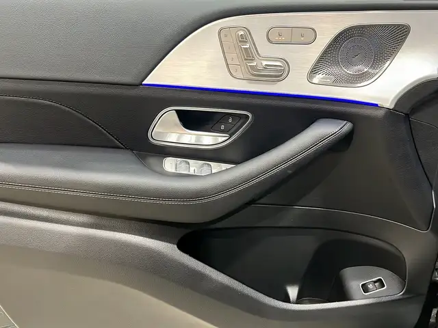 Mercedes-Benz 450 view 13