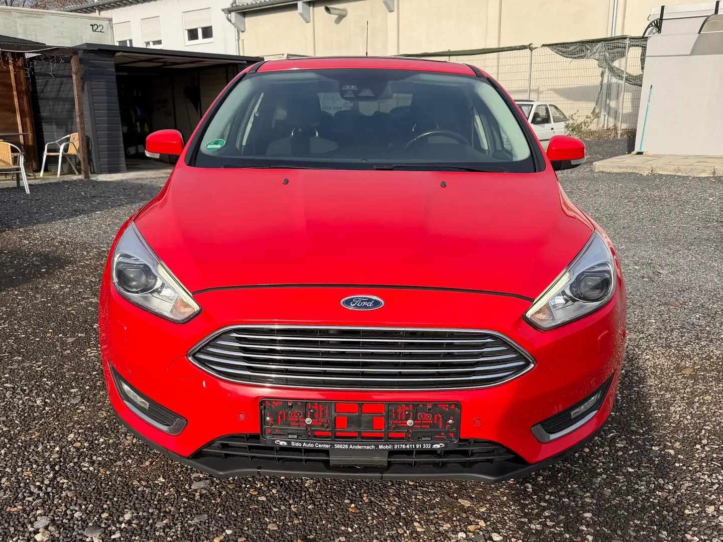 Ford Focus Focus  1.5 EcoBoost Start-Stopp-SBusiness Edition Rot - 1