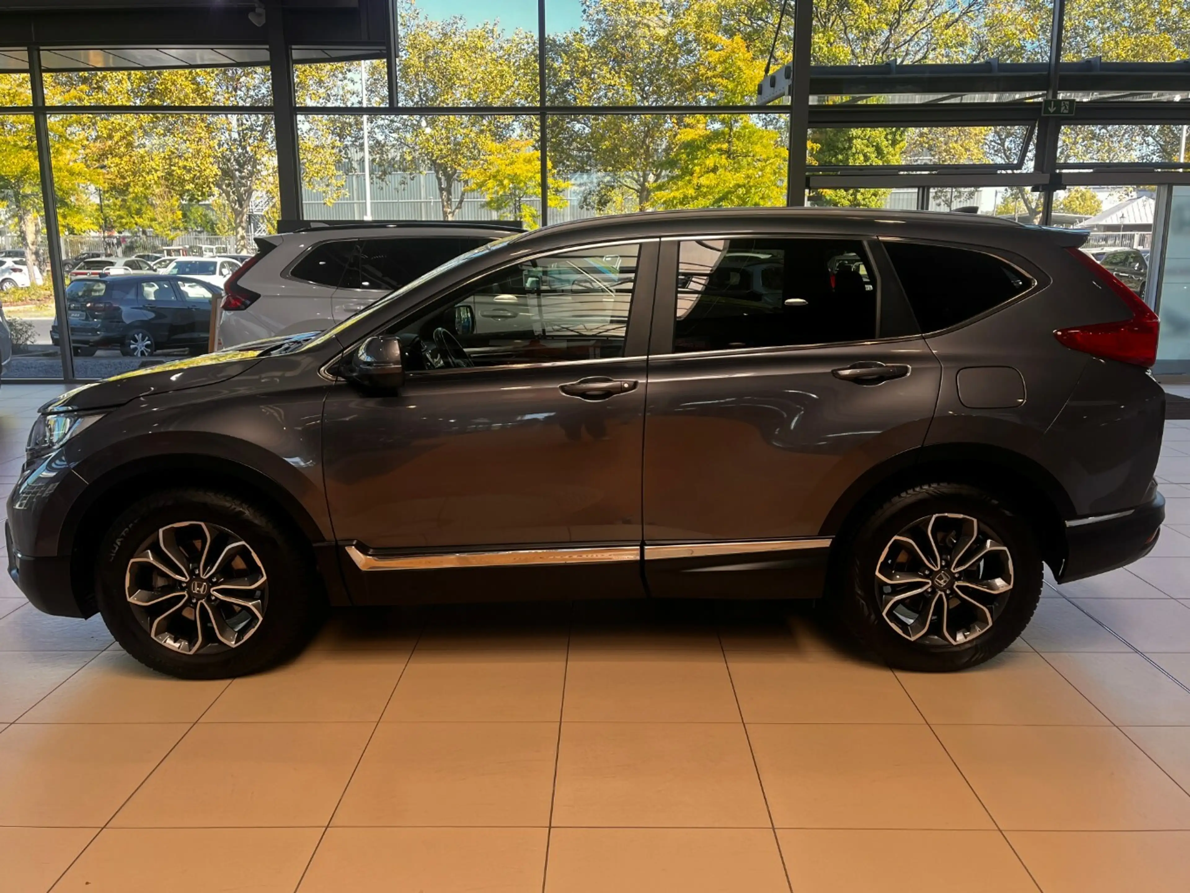 Honda CR-V 2.0 HYBRID 4WD Executive Pano|HUD|LED — photo 4