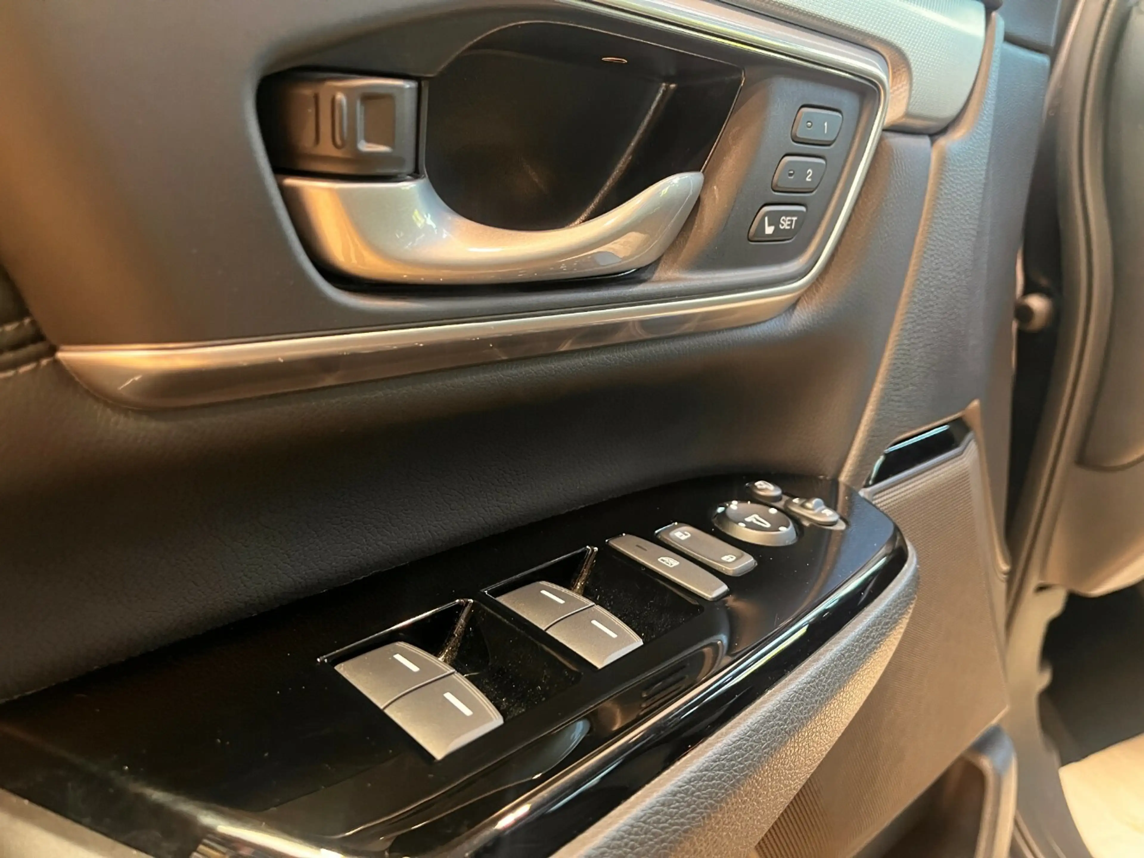 Honda CR-V 2.0 HYBRID 4WD Executive Pano|HUD|LED — photo 15