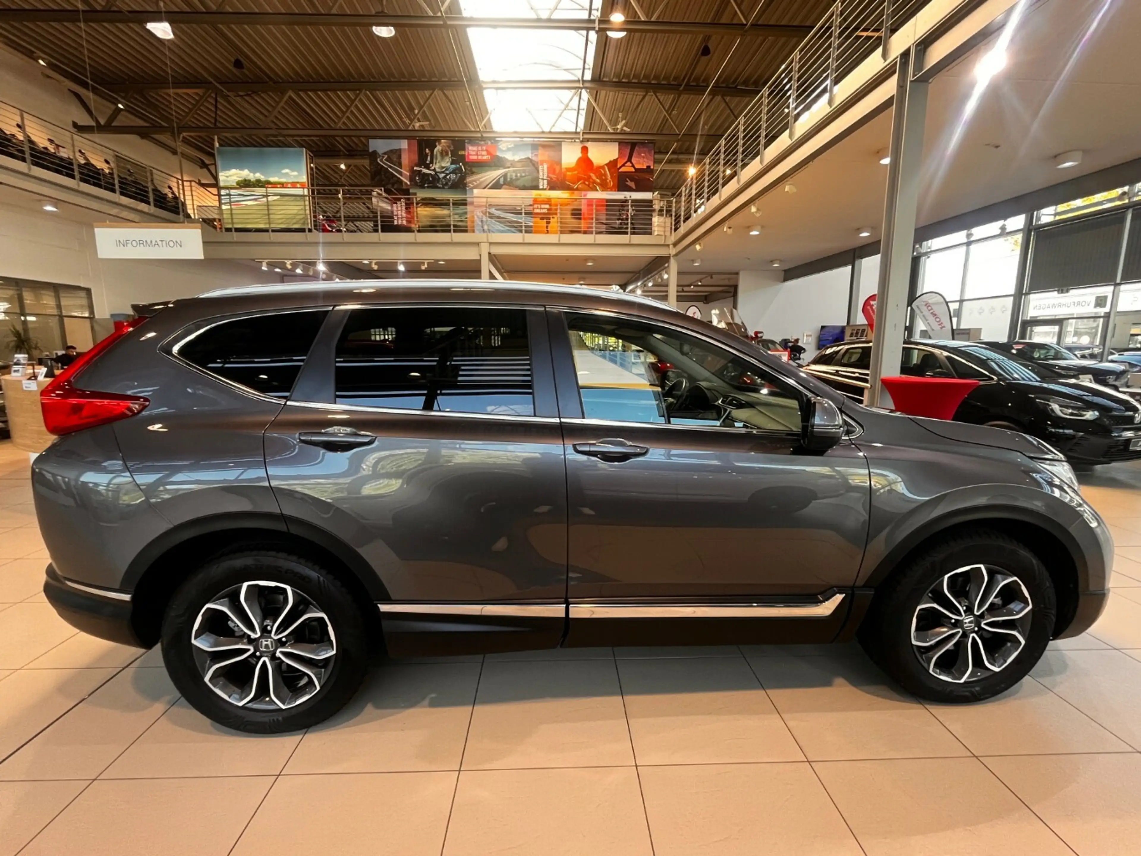 Honda CR-V 2.0 HYBRID 4WD Executive Pano|HUD|LED — photo 9