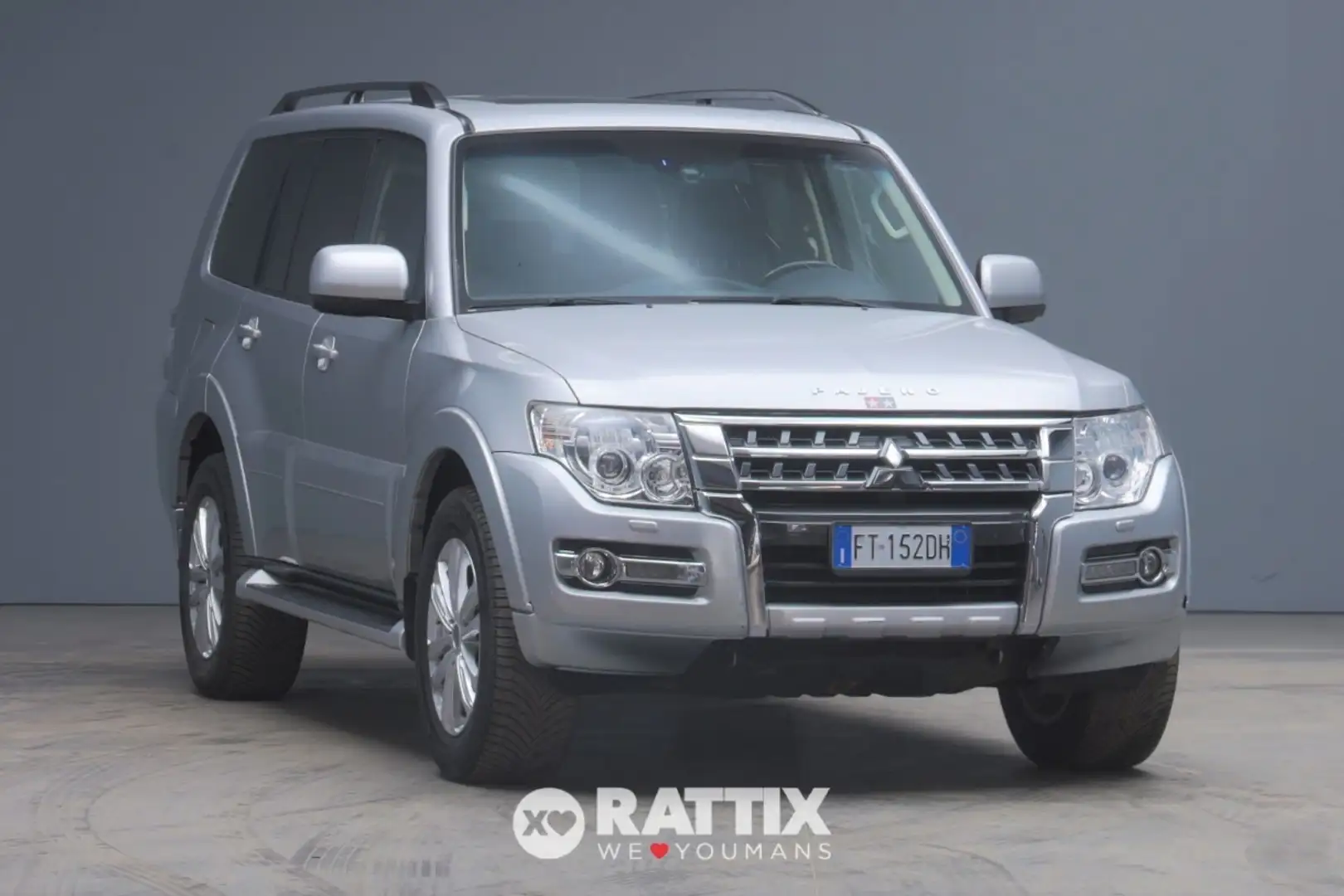 Mitsubishi Pajero 3.2 DI-D Instyle 5p 7p.ti auto + tetto apribile Grijs - 1