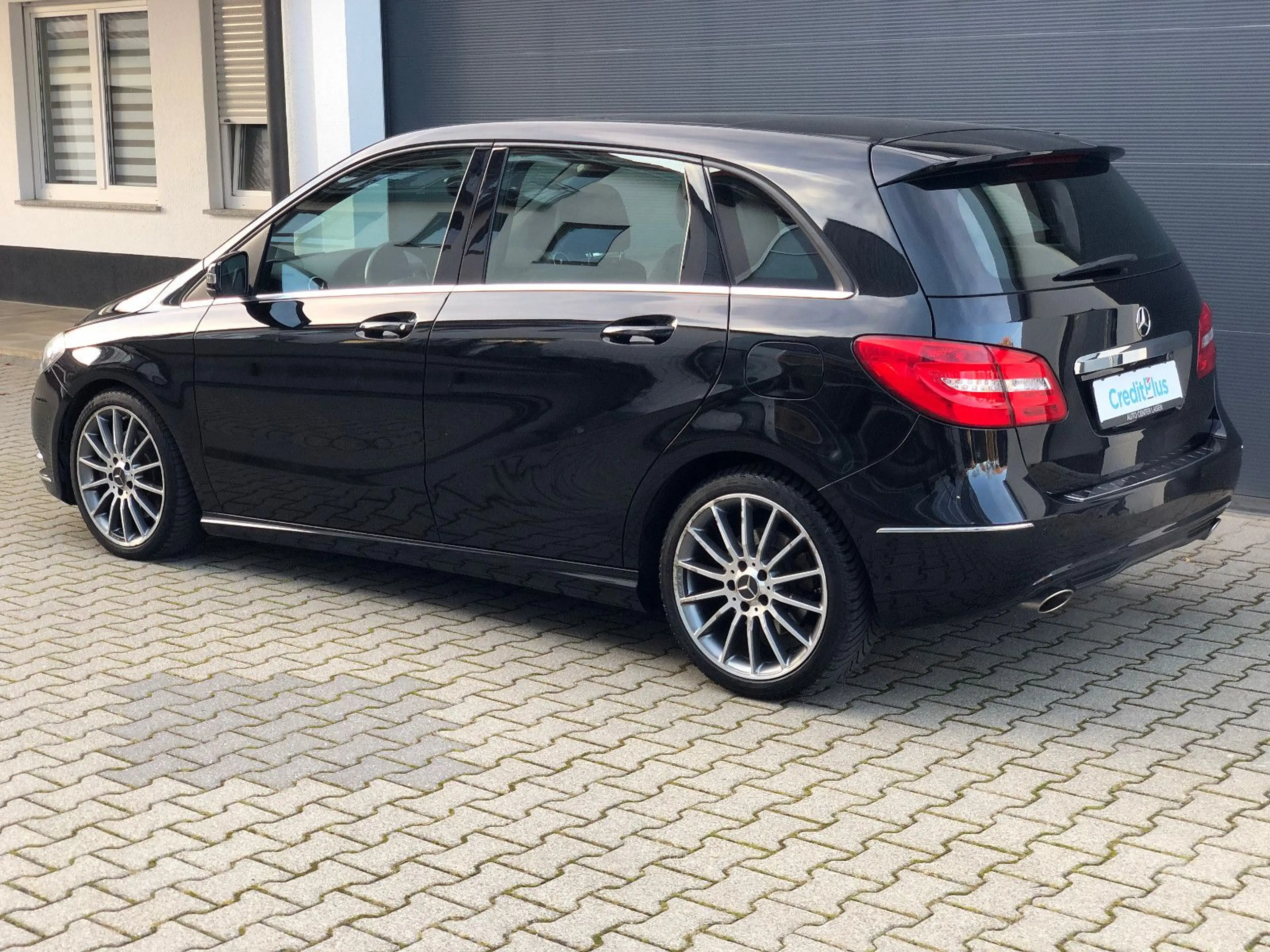 Mercedes-Benz B 220 Sport 4M LED Kam. Leder Pano Standheiz. — photo 7