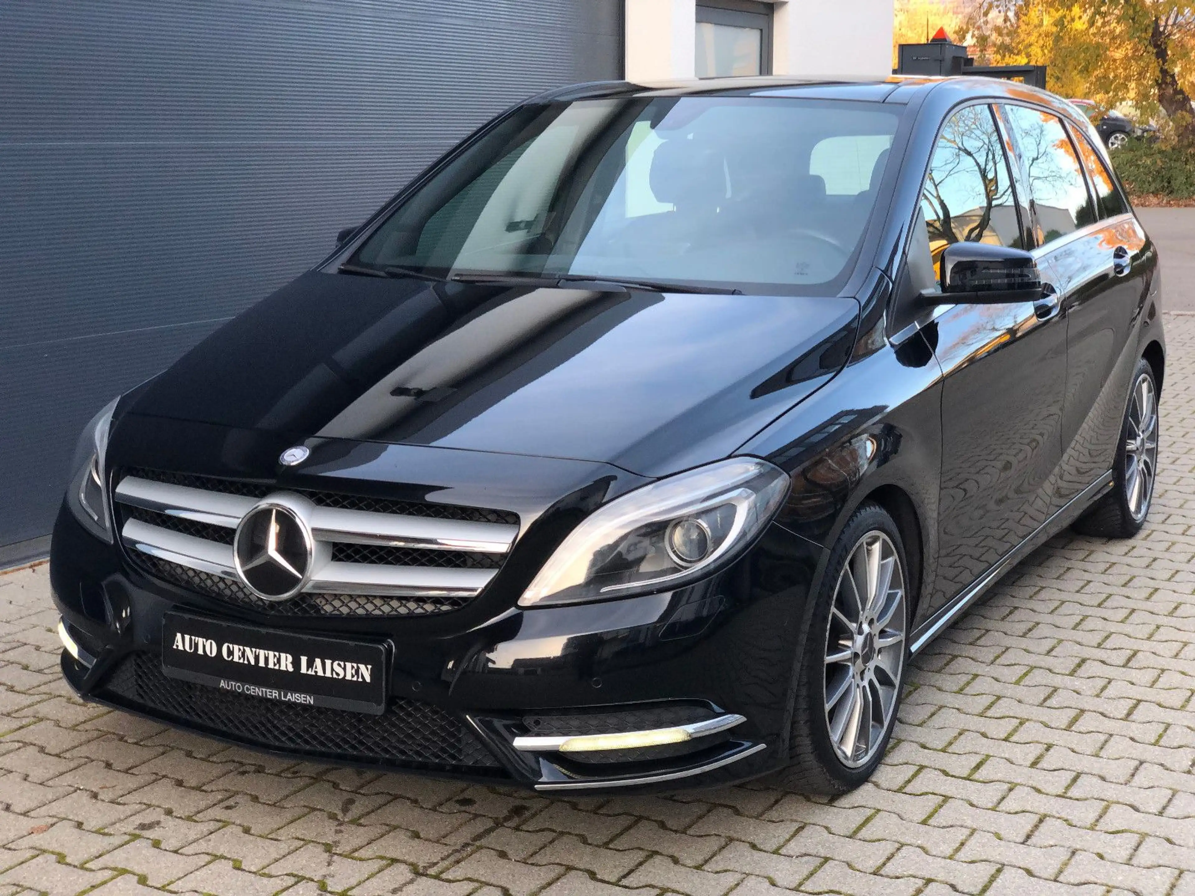Mercedes-Benz B 220 Sport 4M LED Kam. Leder Pano Standheiz. — photo 9
