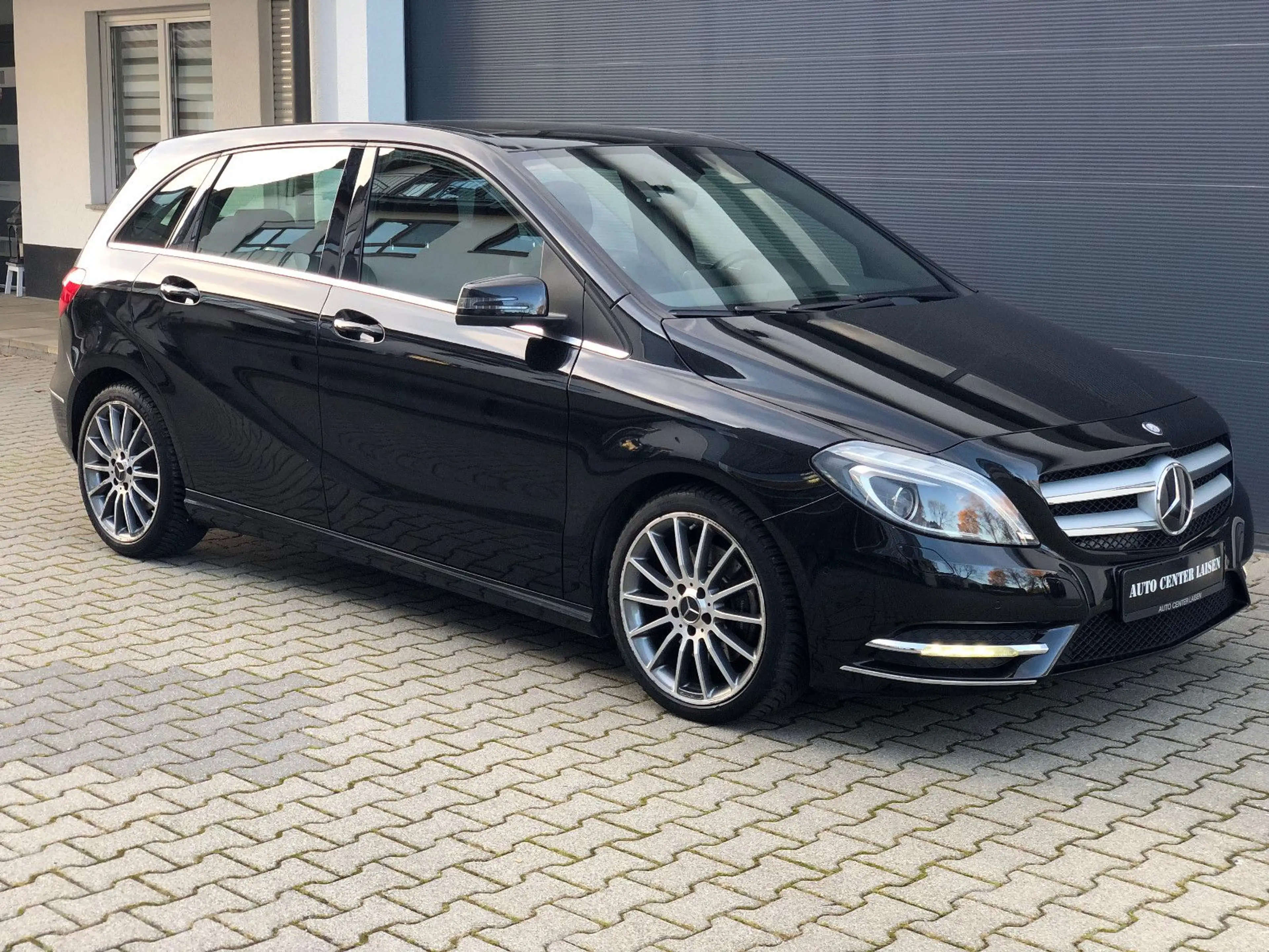 Mercedes-Benz B 220 Sport 4M LED Kam. Leder Pano Standheiz. — photo 3