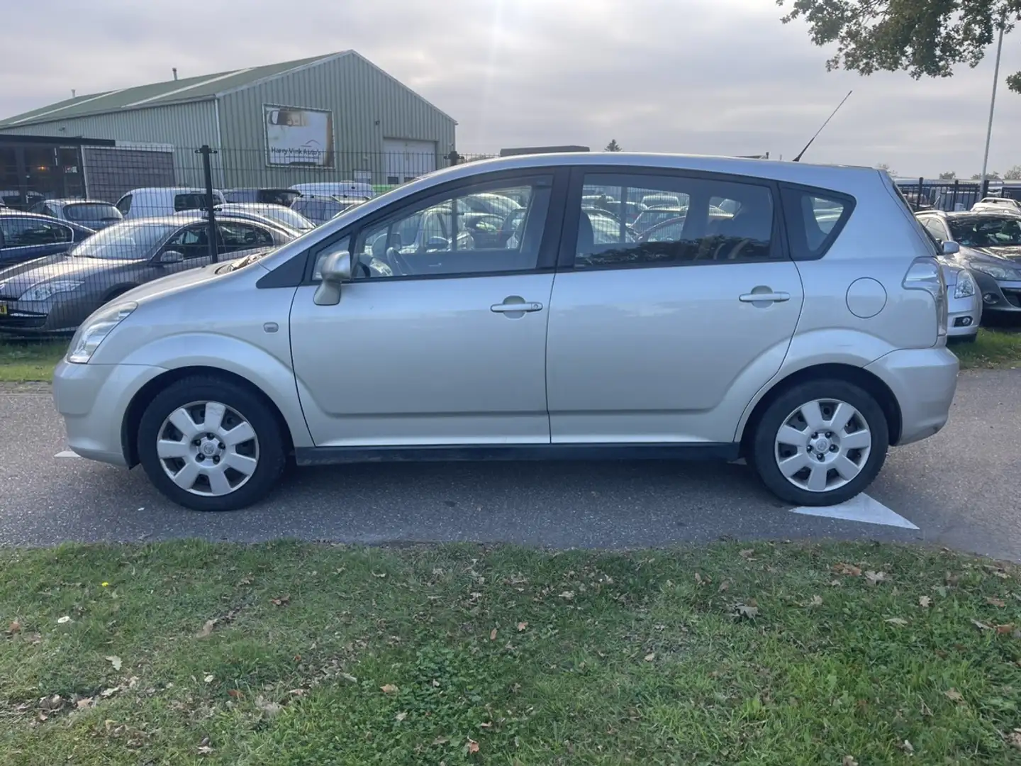 Toyota Corolla Verso 1.6 VVT-i Terra | Airco | Trekhaak Gris - 2
