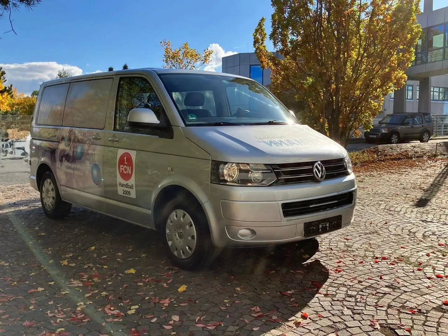 Volkswagen T5 Multivan Caravelle °1.FCN Kultbus°Scheckheft Gepflegt Gris - 1