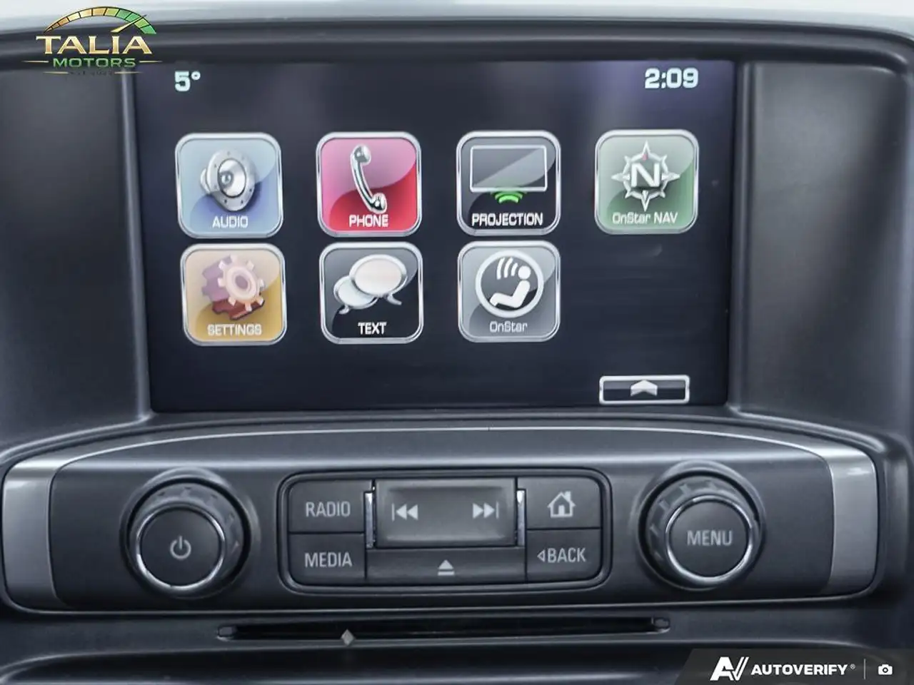 Chevrolet Silverado 1500 снимка Chevrolet Silverado 1500