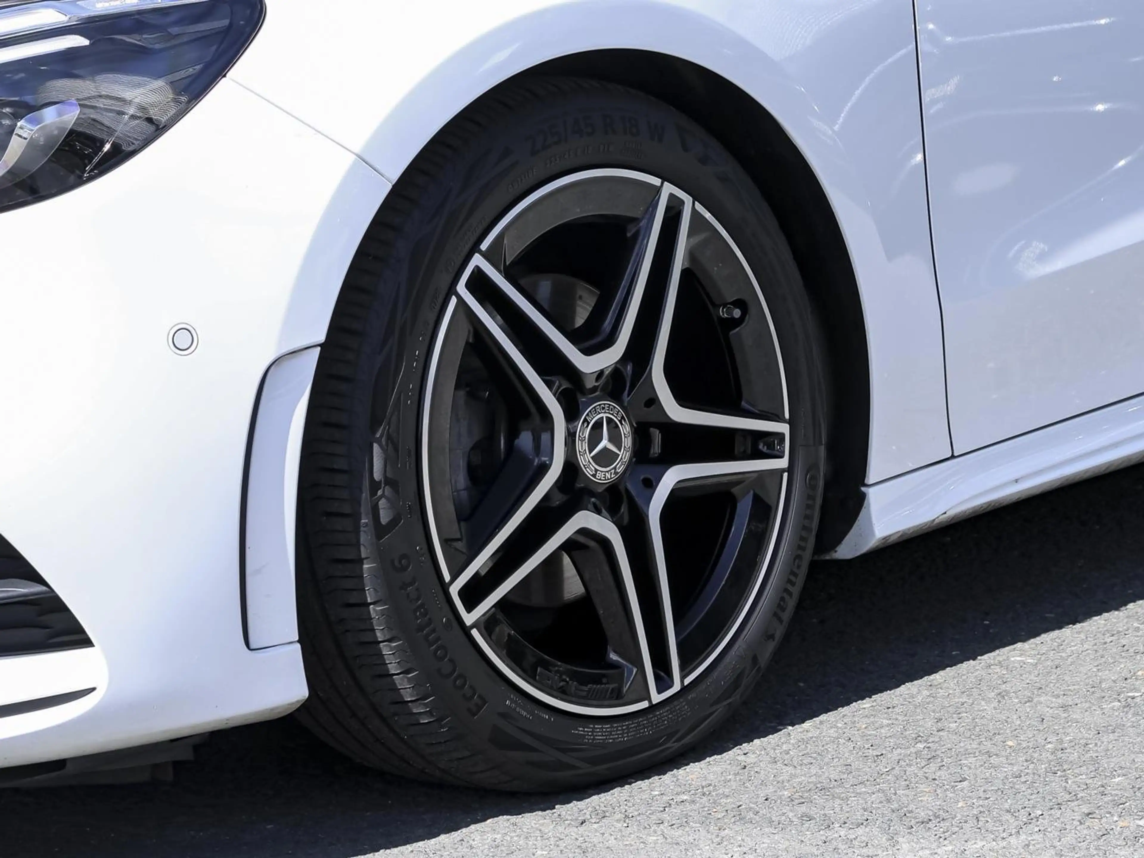 Mercedes-Benz B 200 d AMG Distronic Rückfahrkamera Multibeam — photo 9