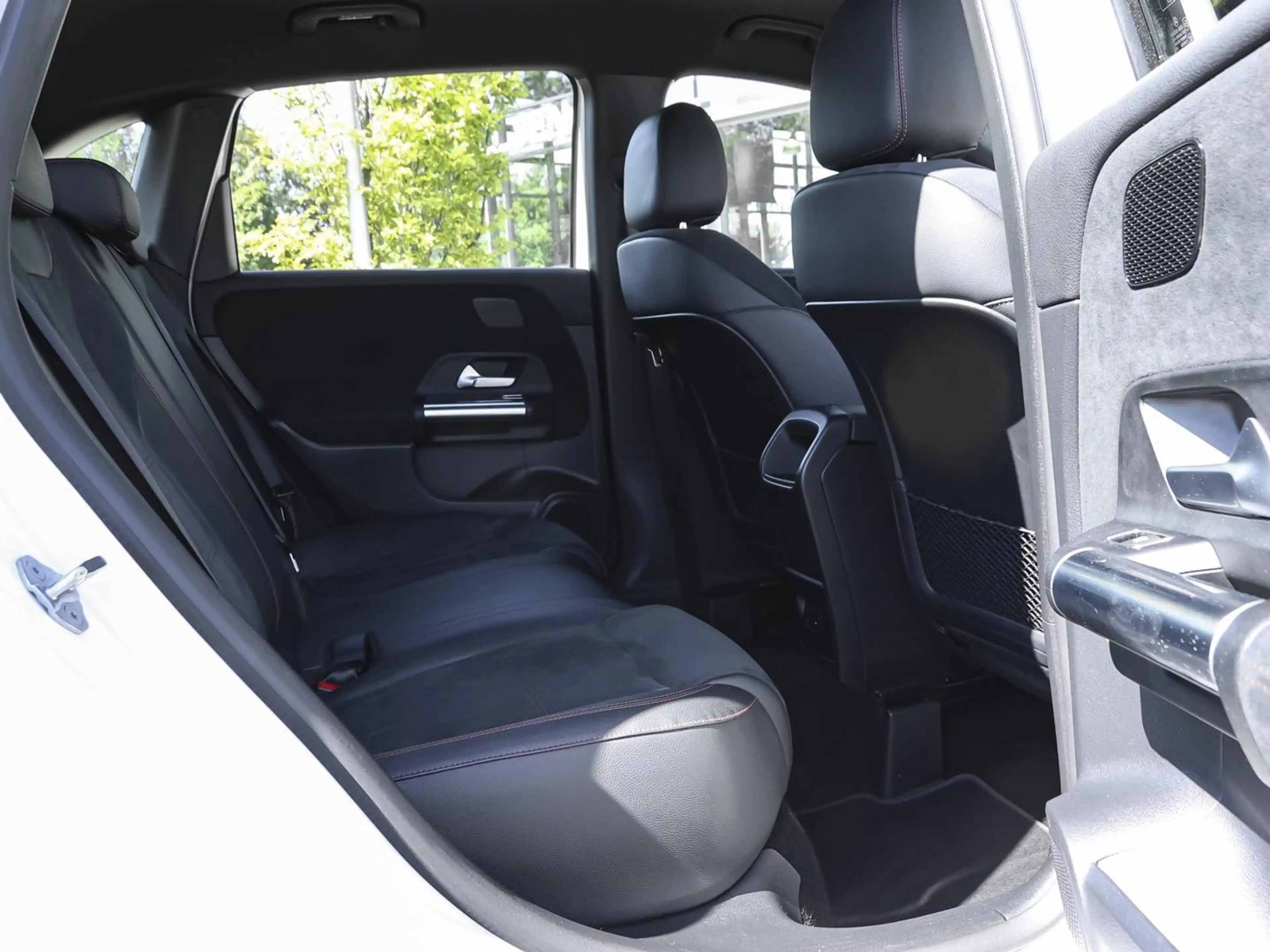 Mercedes-Benz B 200 d AMG Distronic Rückfahrkamera Multibeam — photo 7