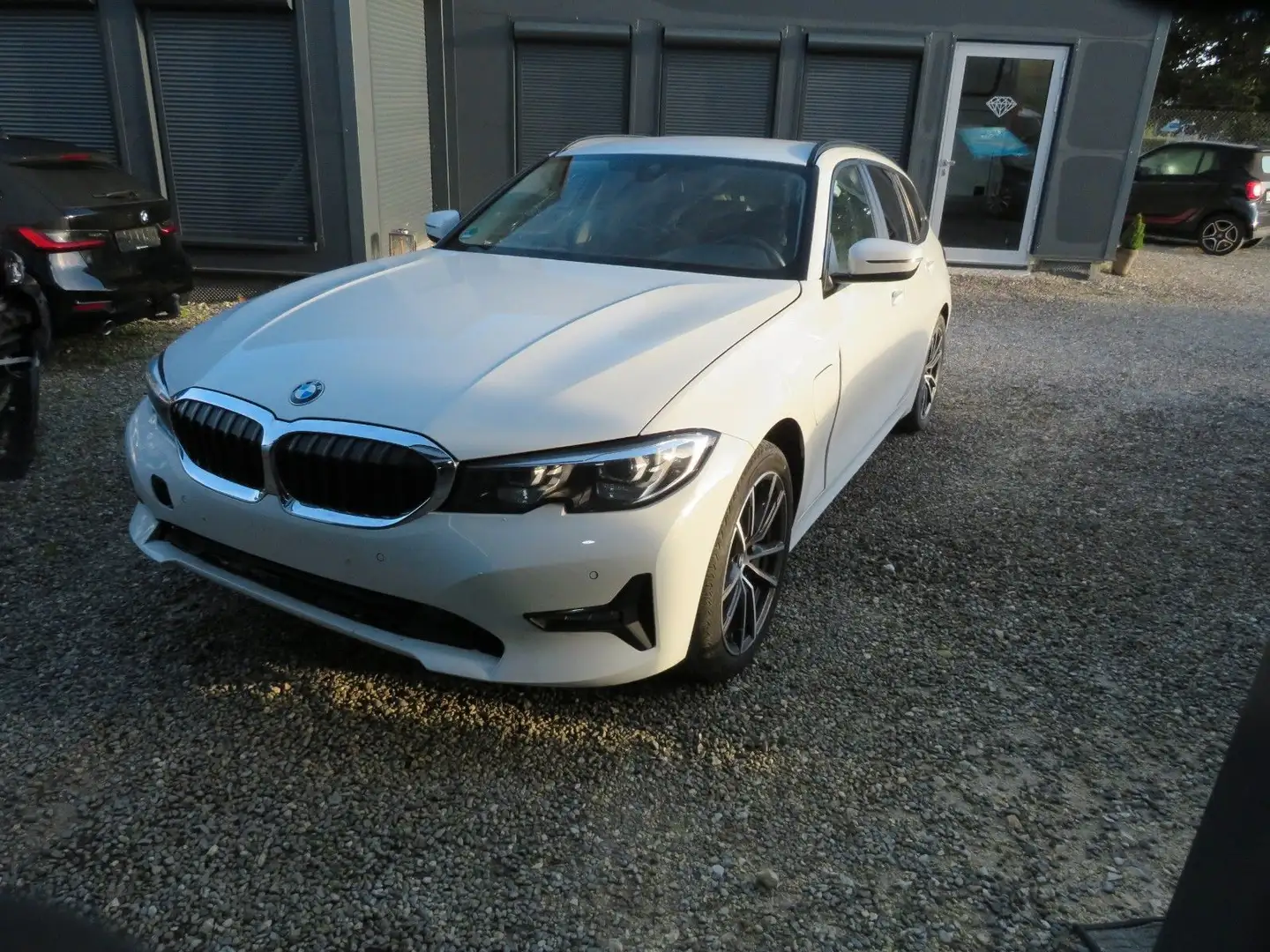 BMW 320 Baureihe 3 Touring 320 e Weiß - 1
