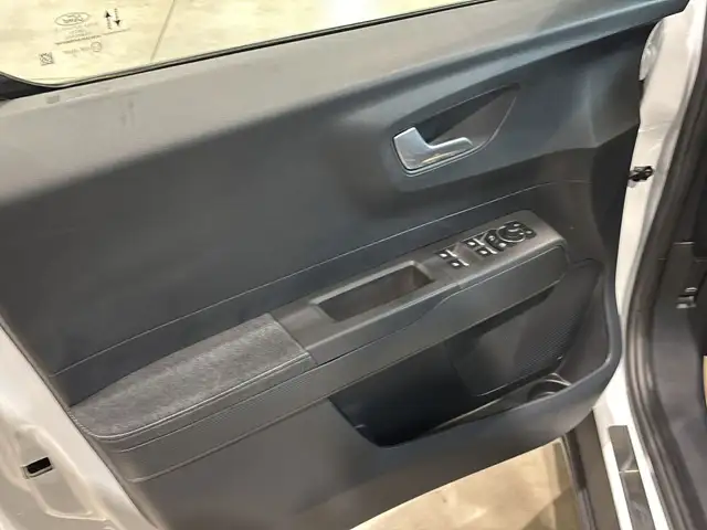 Ford Tourneo Courier view 8
