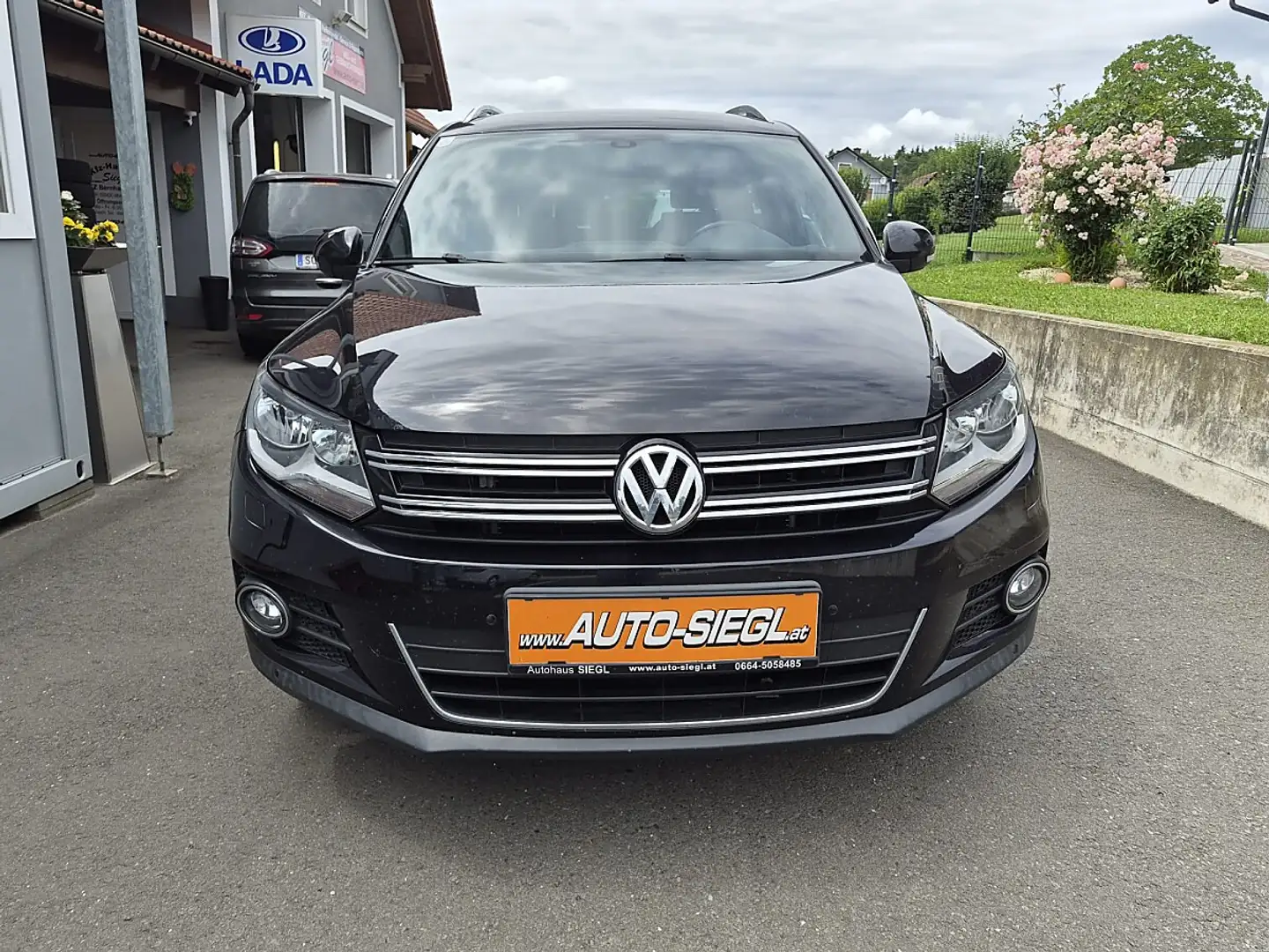 Volkswagen Tiguan 2,0 TDI BMT 4Motion LIFE Navi Modell 2014 Schwarz - 2