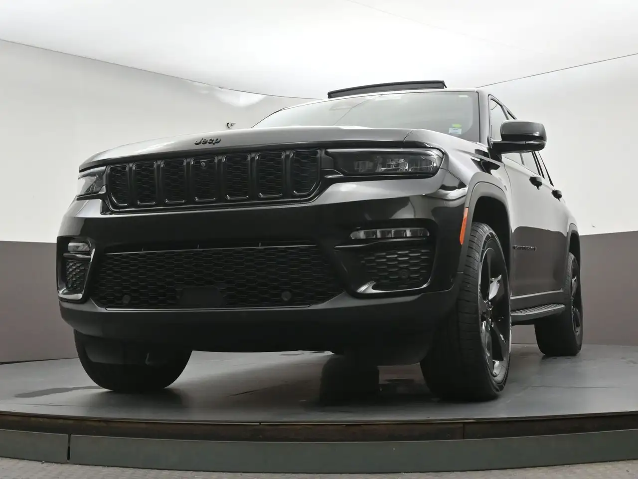 Jeep Grand Cherokee снимка Jeep Grand Cherokee