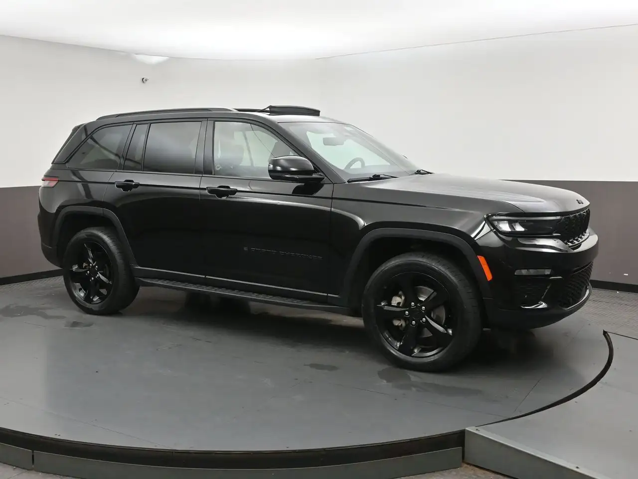 Jeep Grand Cherokee снимка Jeep Grand Cherokee