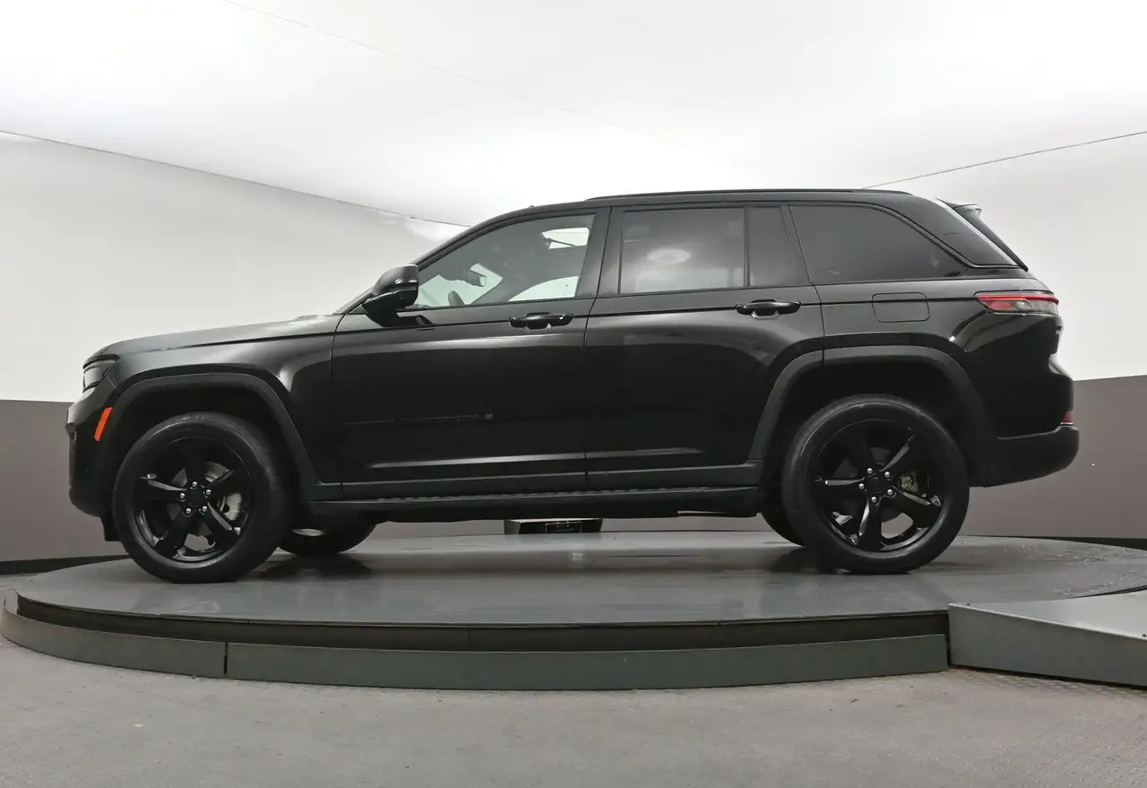 Jeep Grand Cherokee снимка Jeep Grand Cherokee