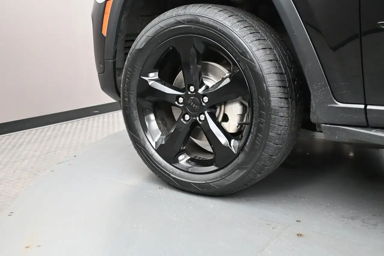 Jeep Grand Cherokee снимка Jeep Grand Cherokee