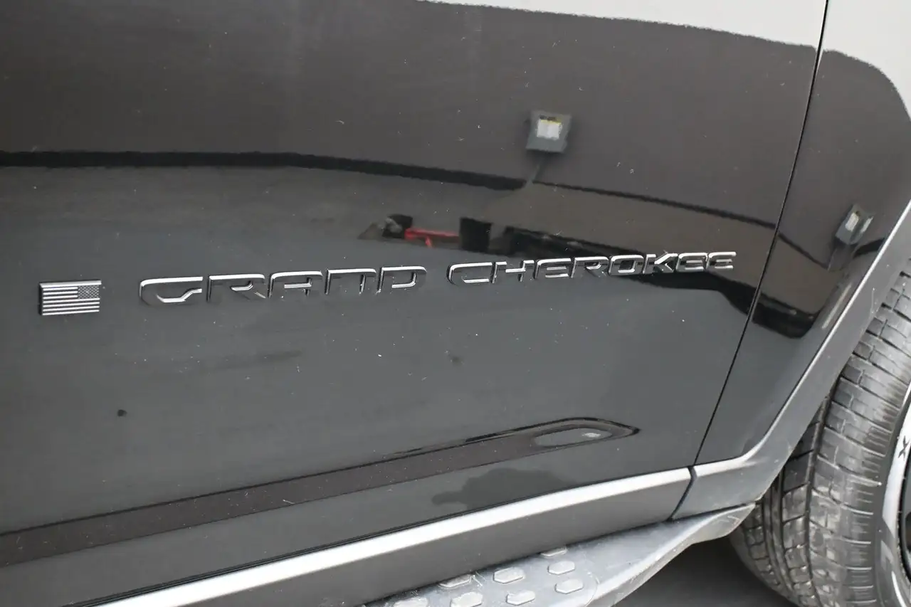 Jeep Grand Cherokee снимка Jeep Grand Cherokee