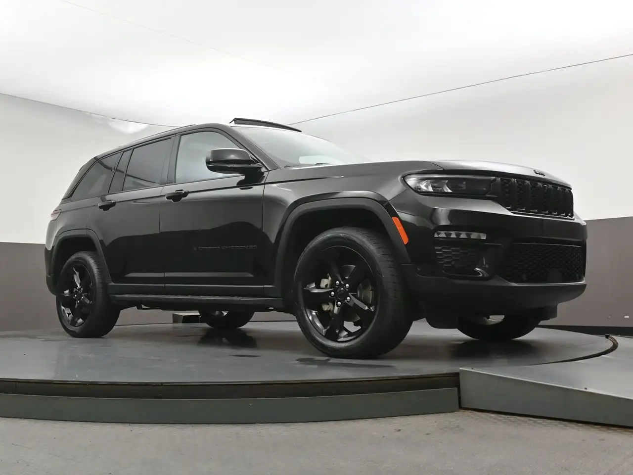 Jeep Grand Cherokee снимка Jeep Grand Cherokee