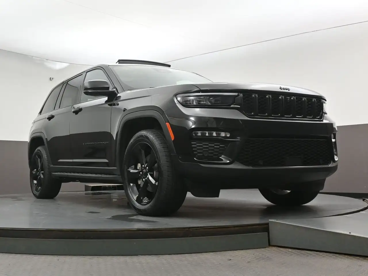 Jeep Grand Cherokee снимка Jeep Grand Cherokee