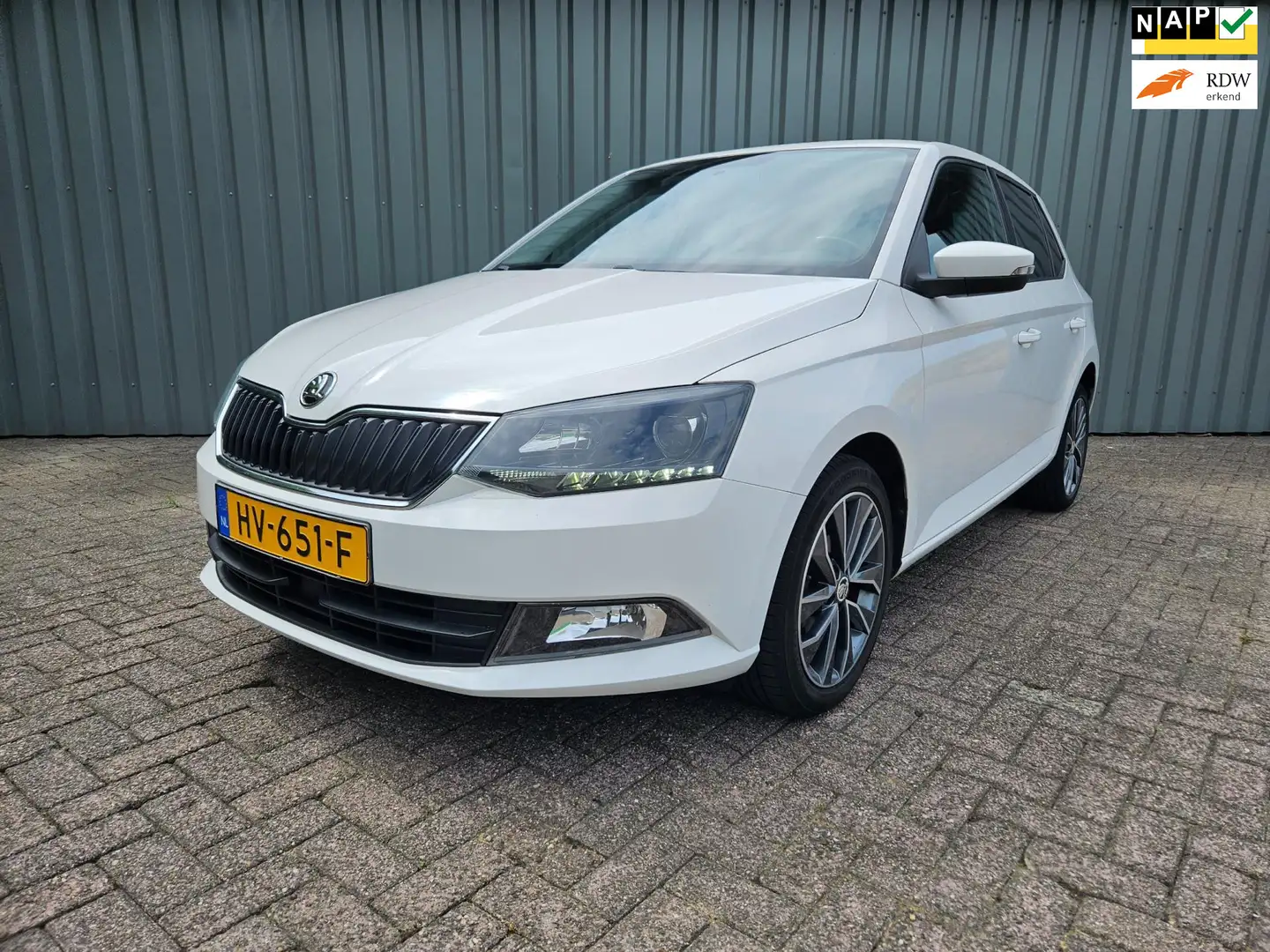 Skoda Fabia 1.0 Edition lmv Airco Cruisecontrol Led Wit - 1